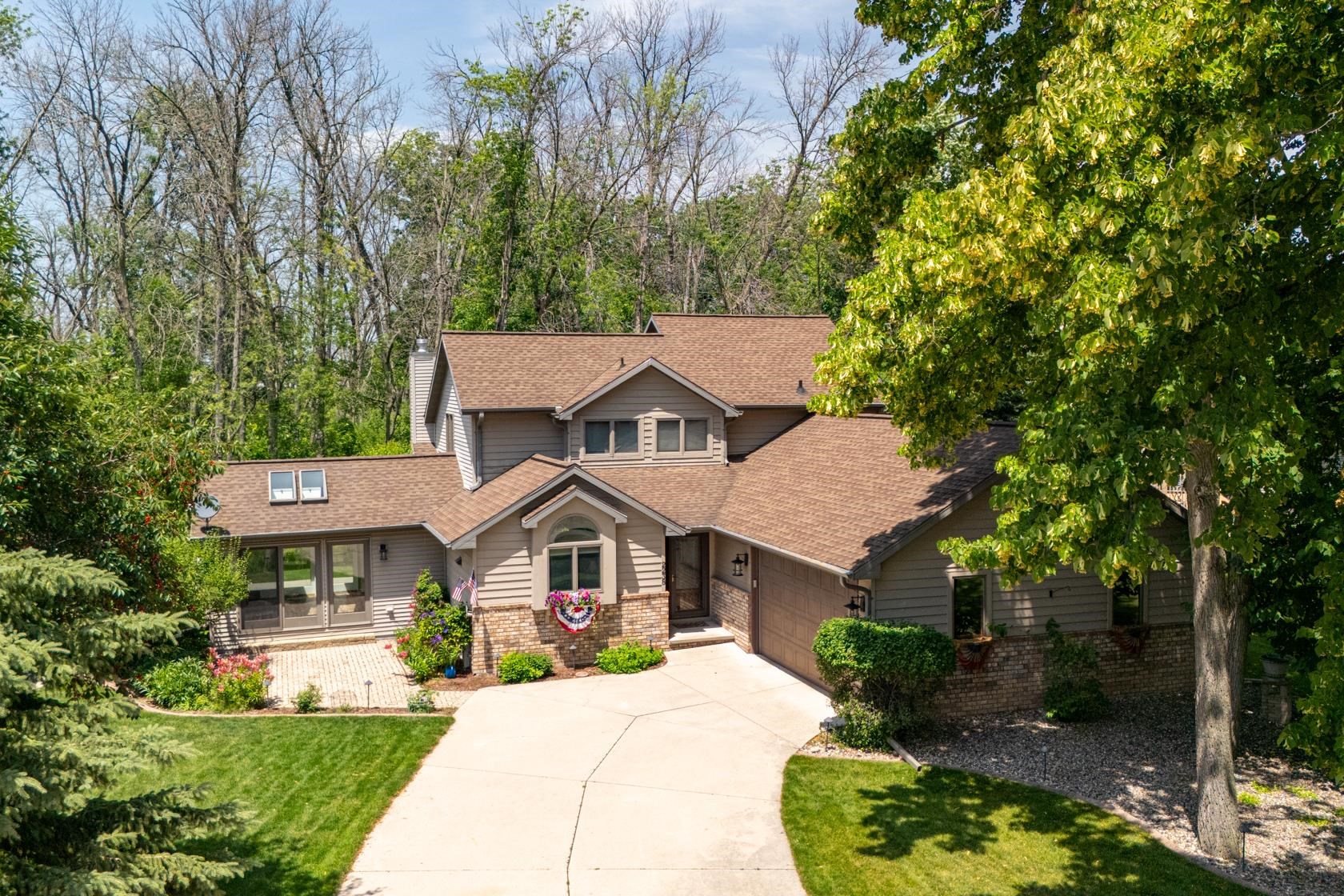 2238 WOODLAWN Lane property preview photograph
