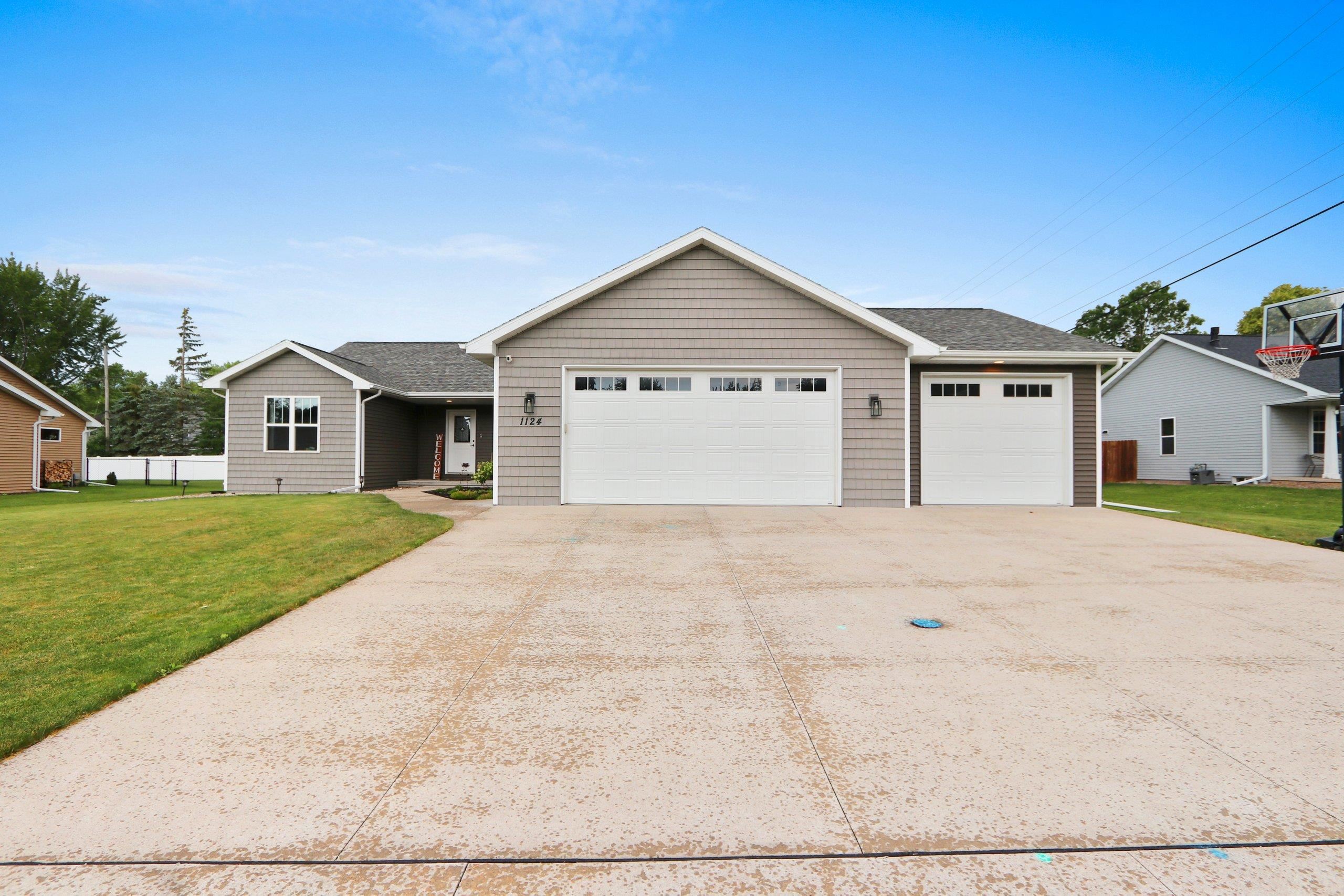 1124 HAROLD Drive property preview photograph