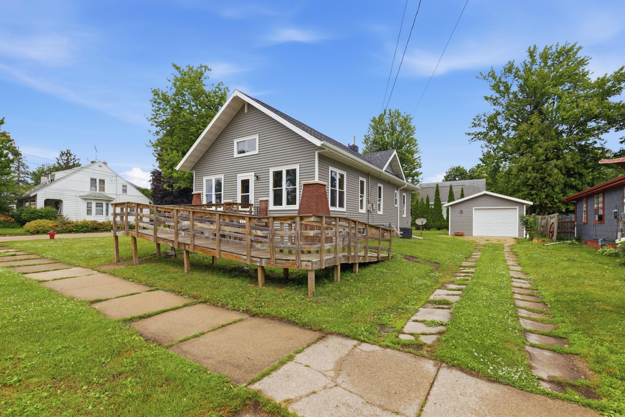 47 E 14TH Street property preview photograph