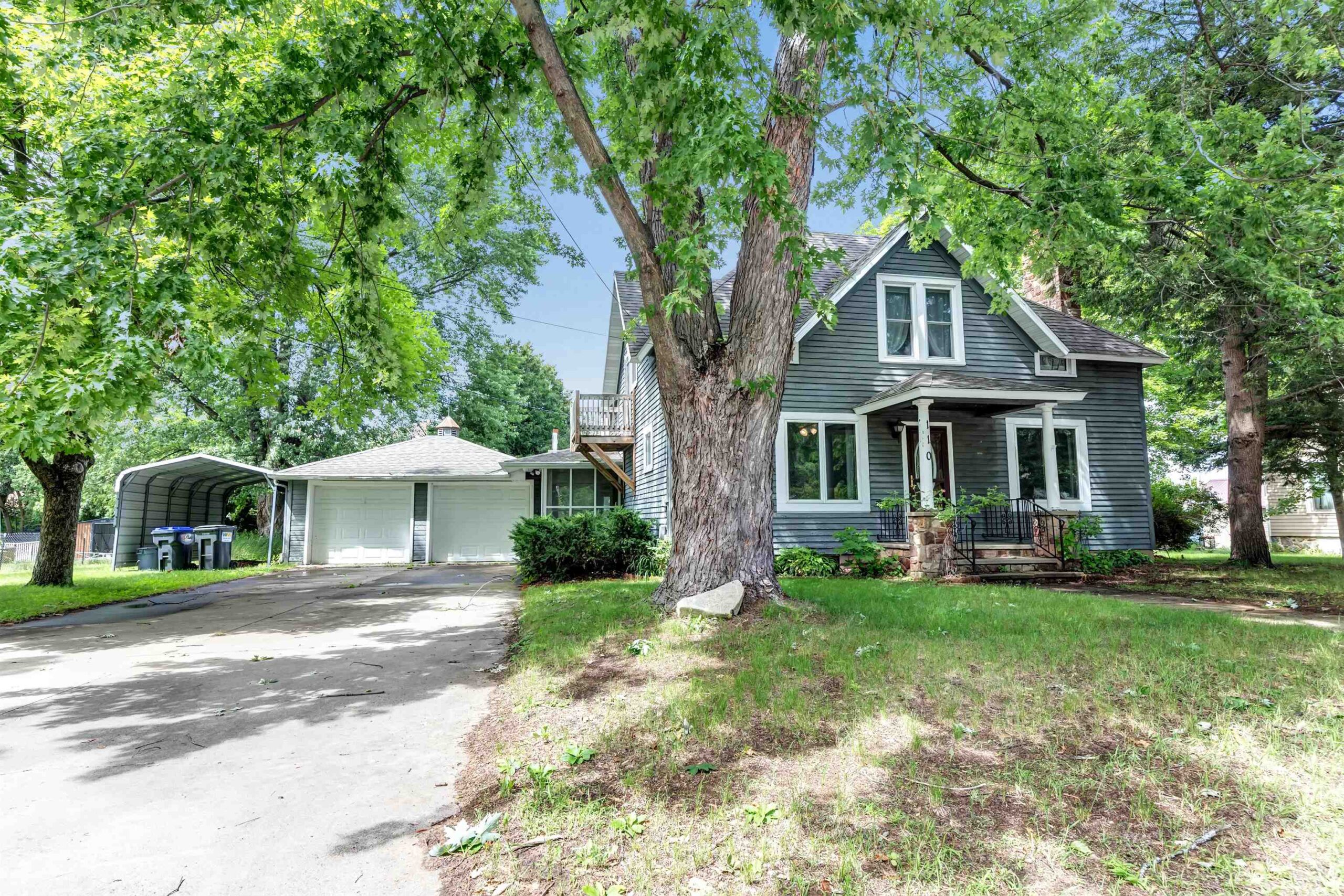 110 W PARKER Street property preview photograph
