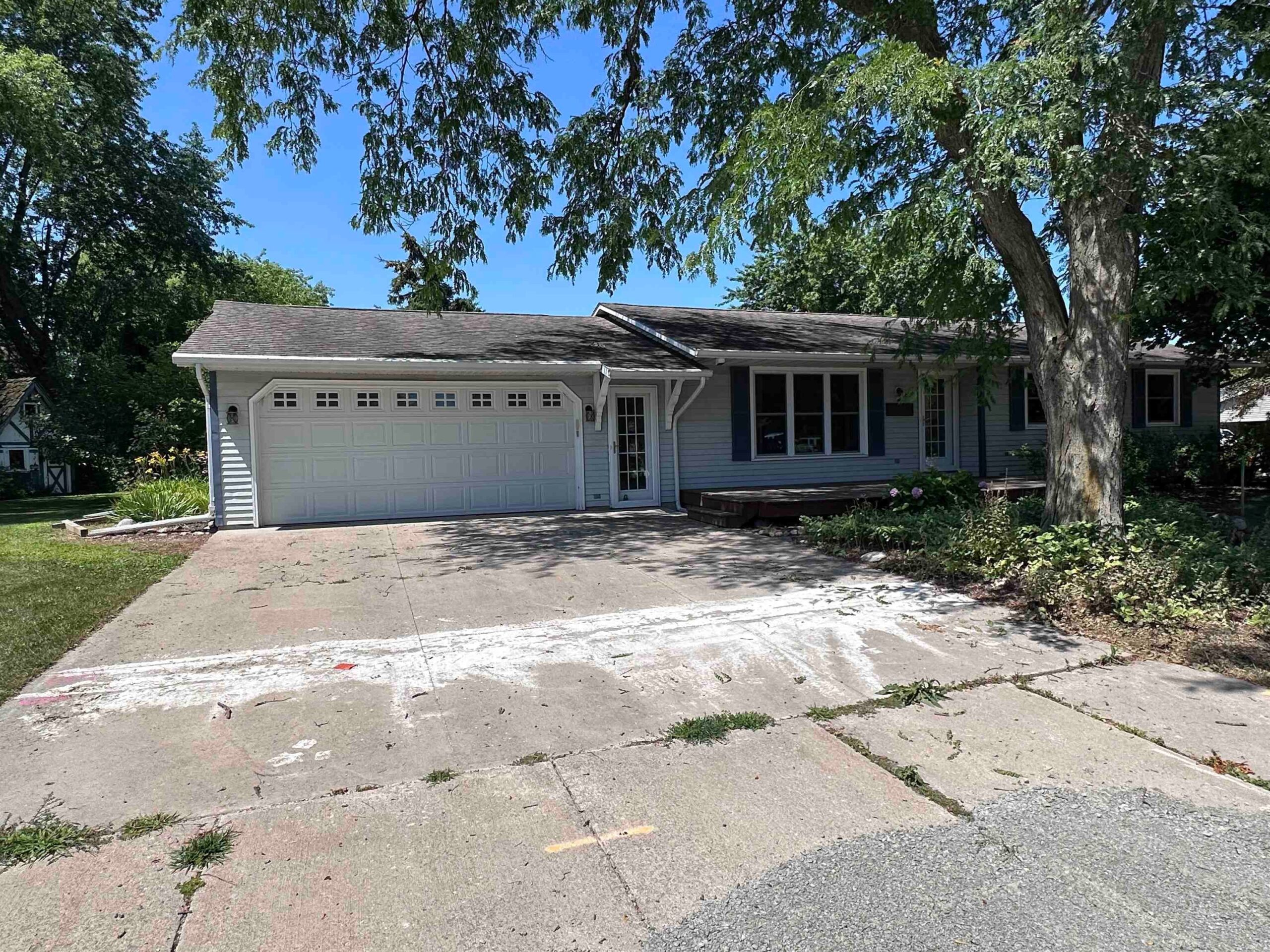 220 SHORT Street property preview photograph