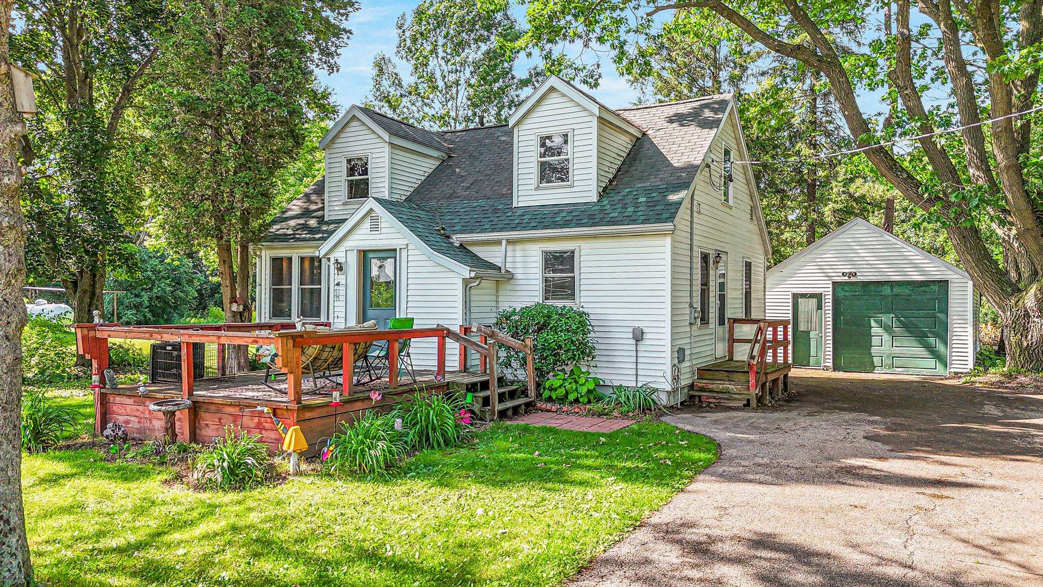 111 W RAILROAD Street property preview photograph