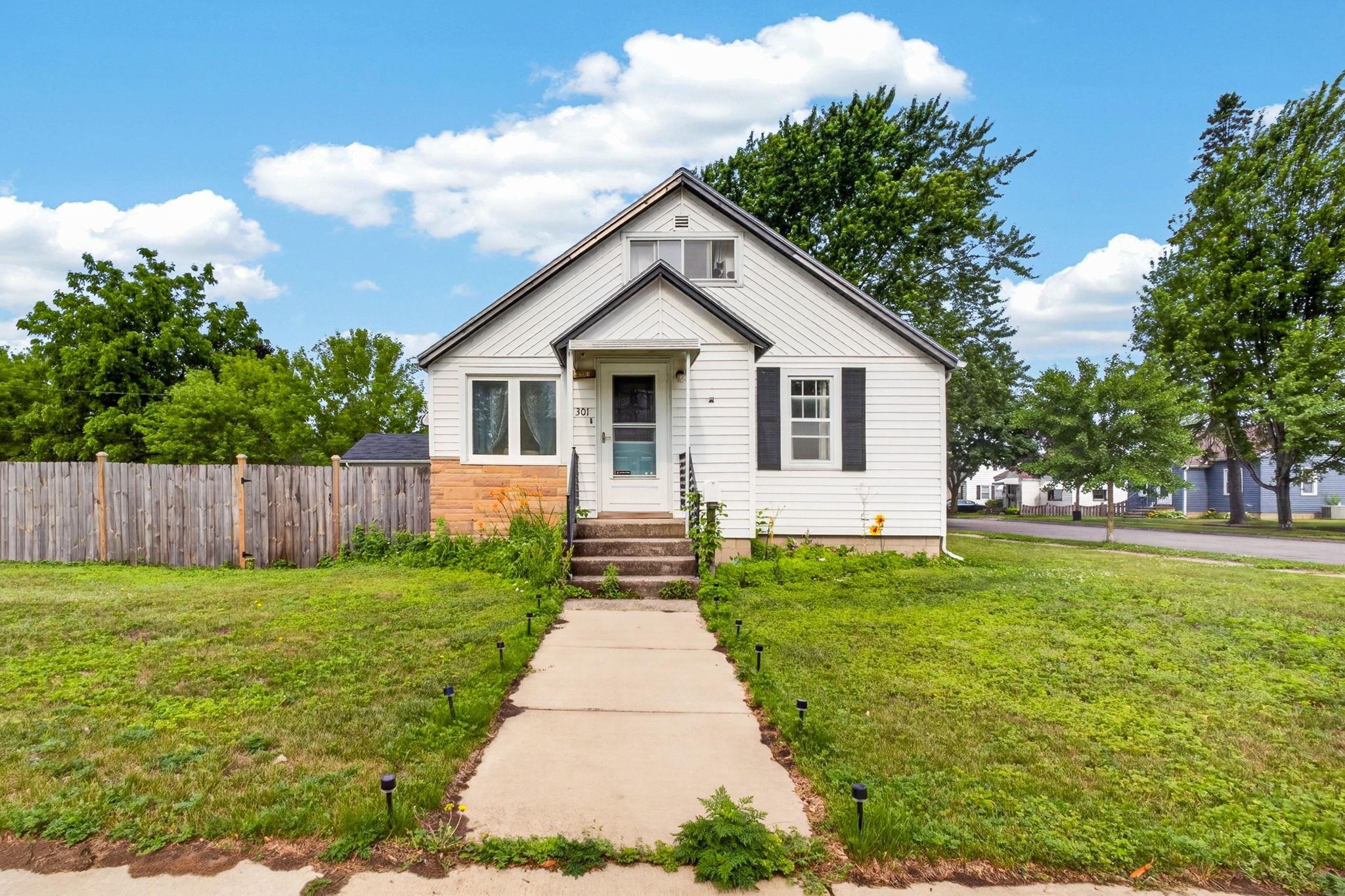 301 BURNS Street property preview photograph