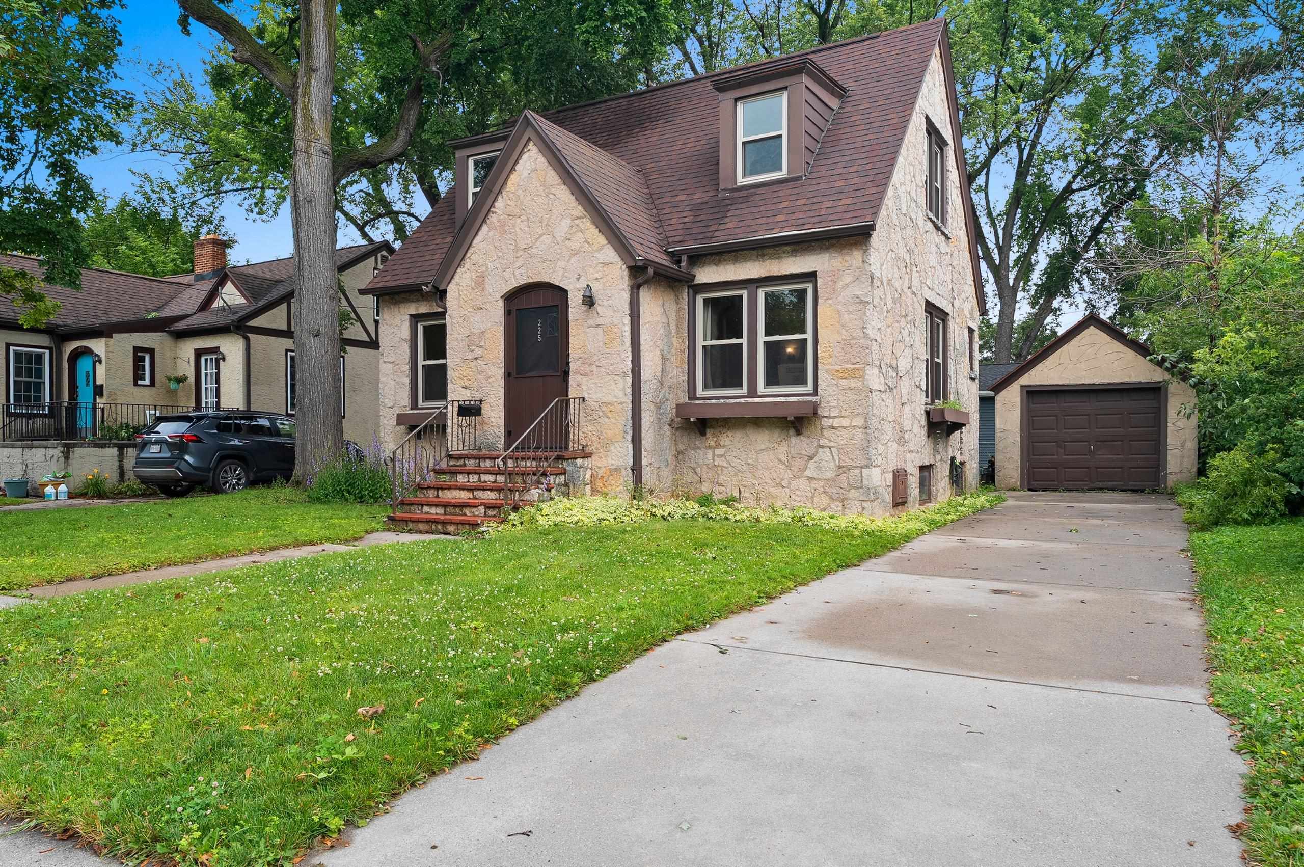 225 GRAY Street property preview photograph