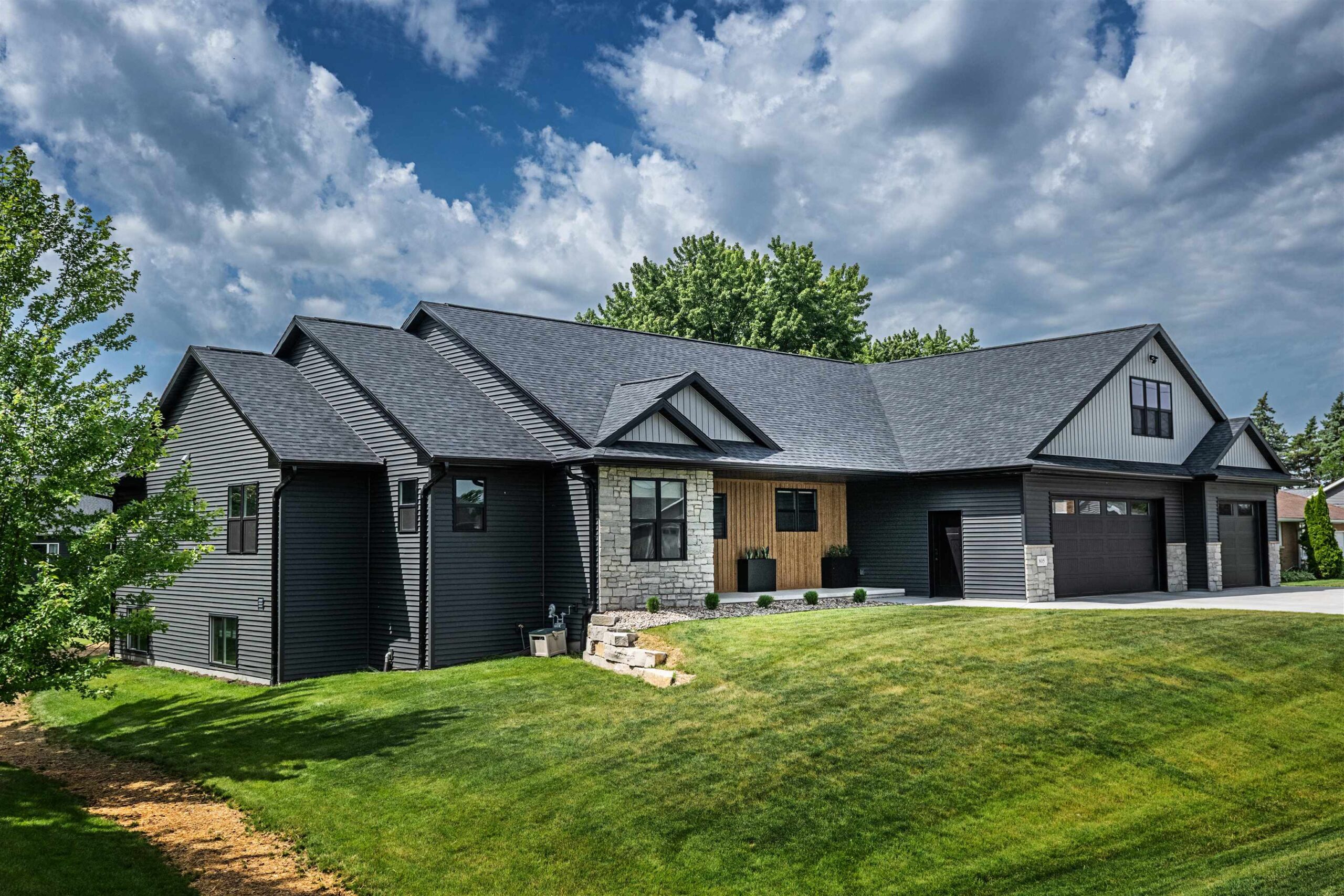 805 E EVERGREEN Drive property preview photograph