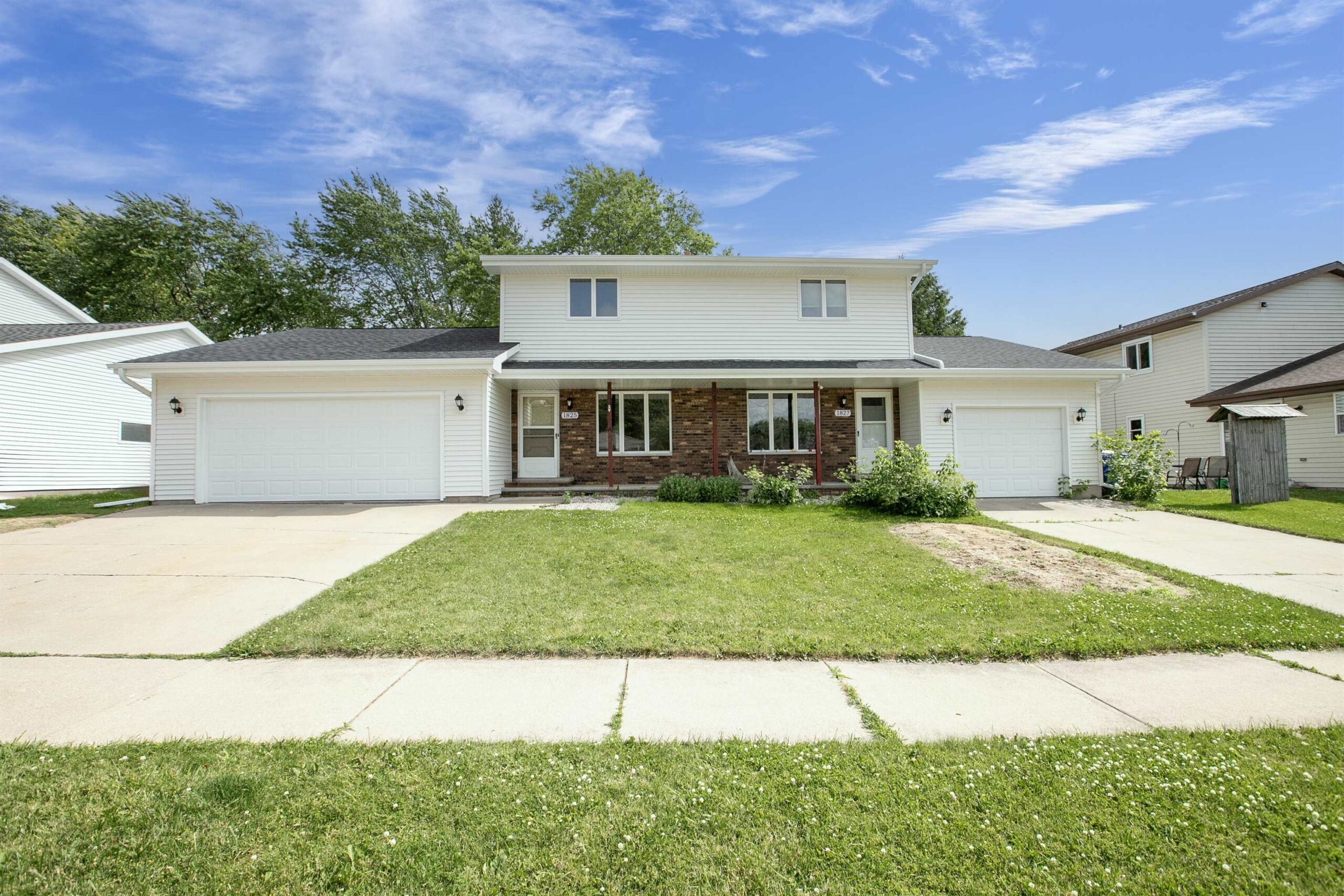 1825 W BREWSTER Street property preview photograph