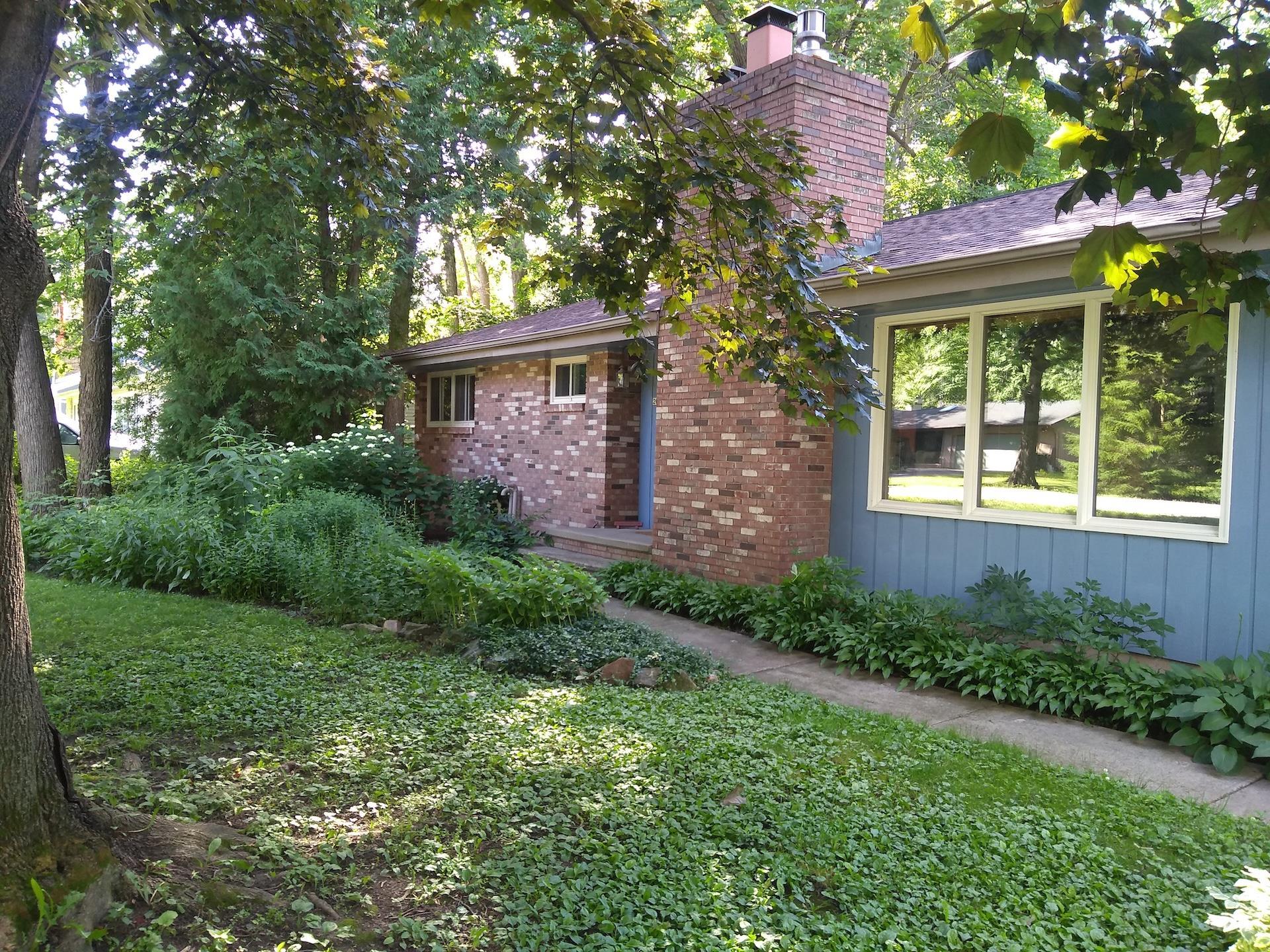 2627 OAKCREST Drive property preview photograph