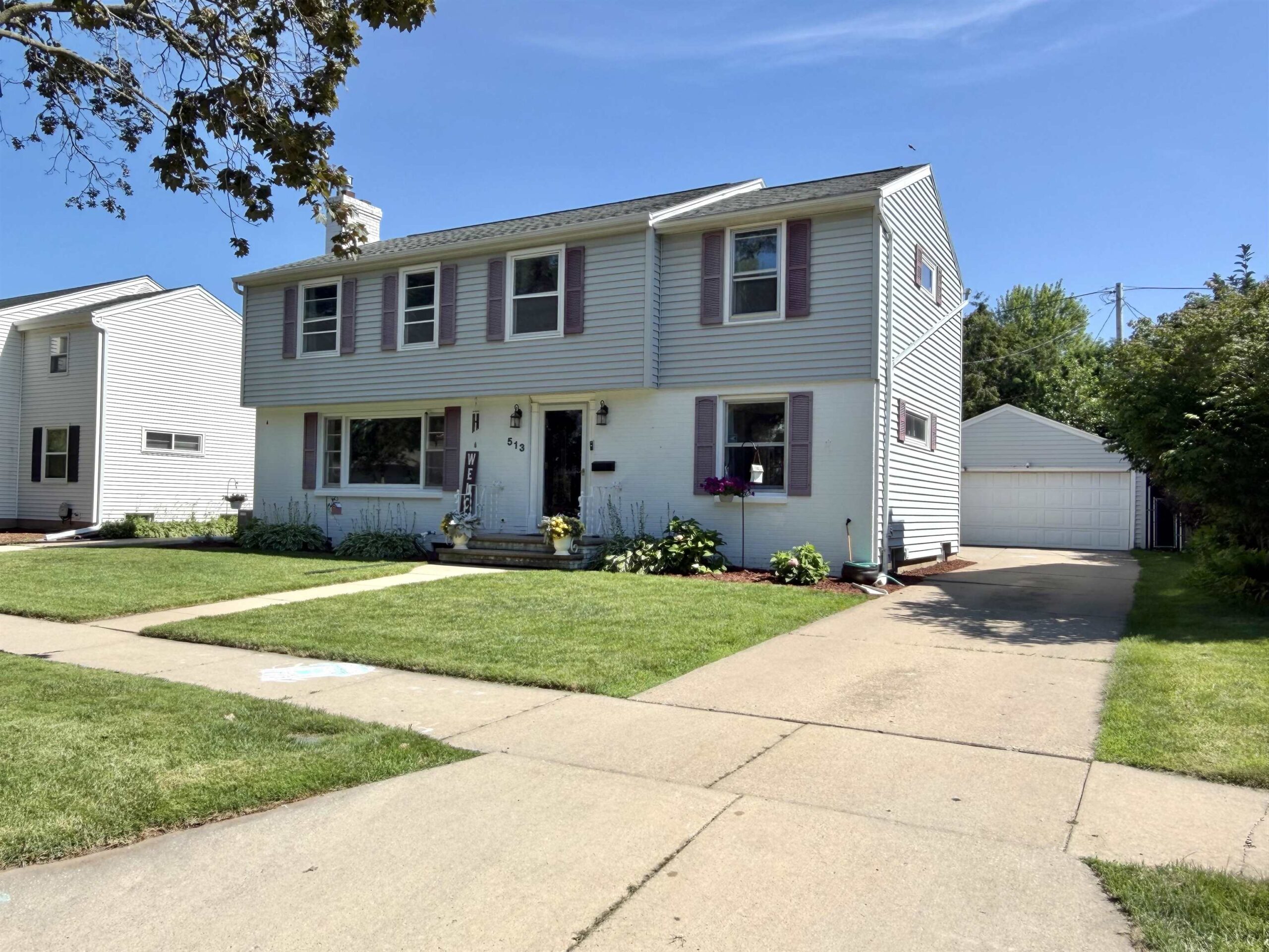 513 E LINDBERGH Street property preview photograph
