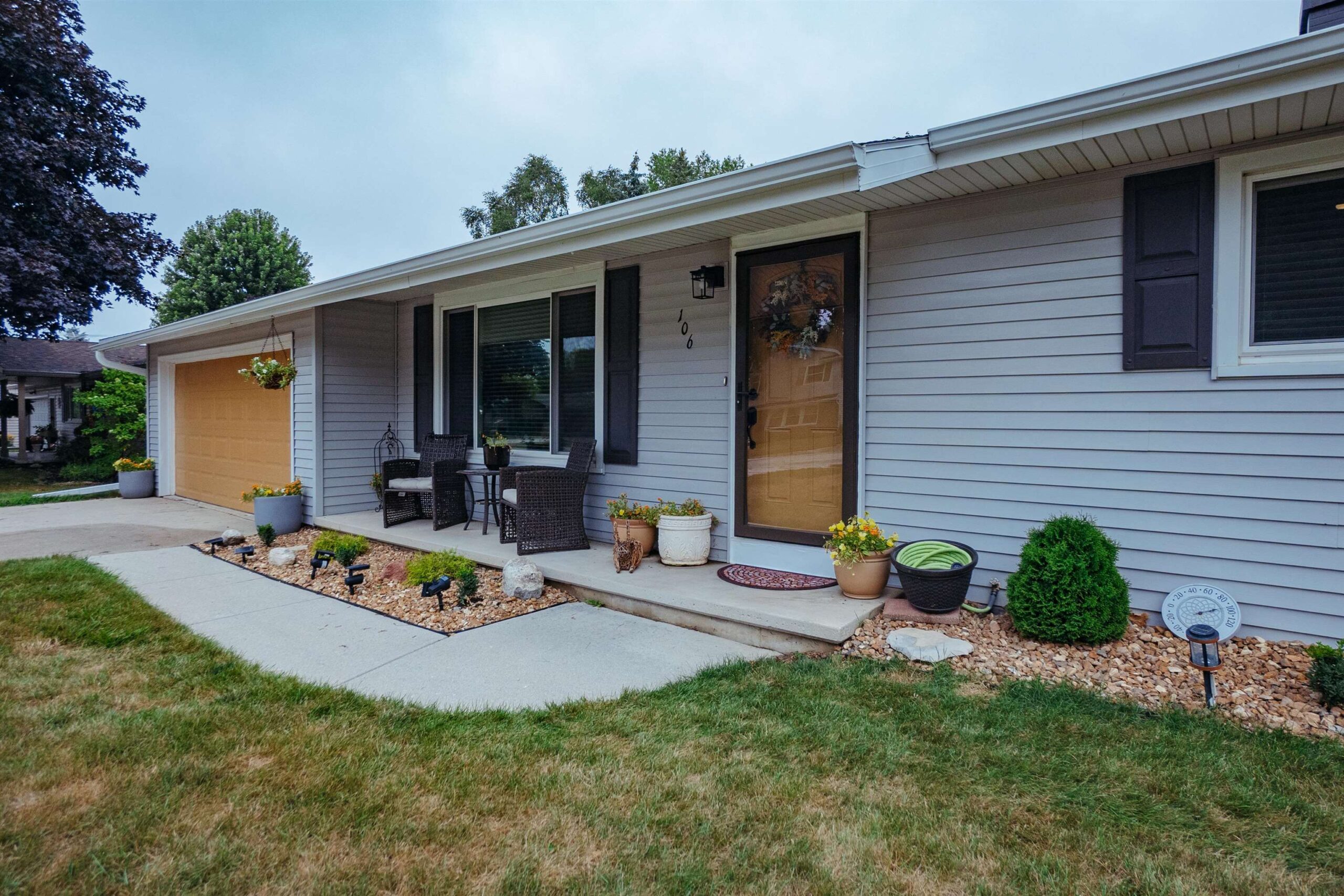 106 HILLCREST Drive property preview photograph