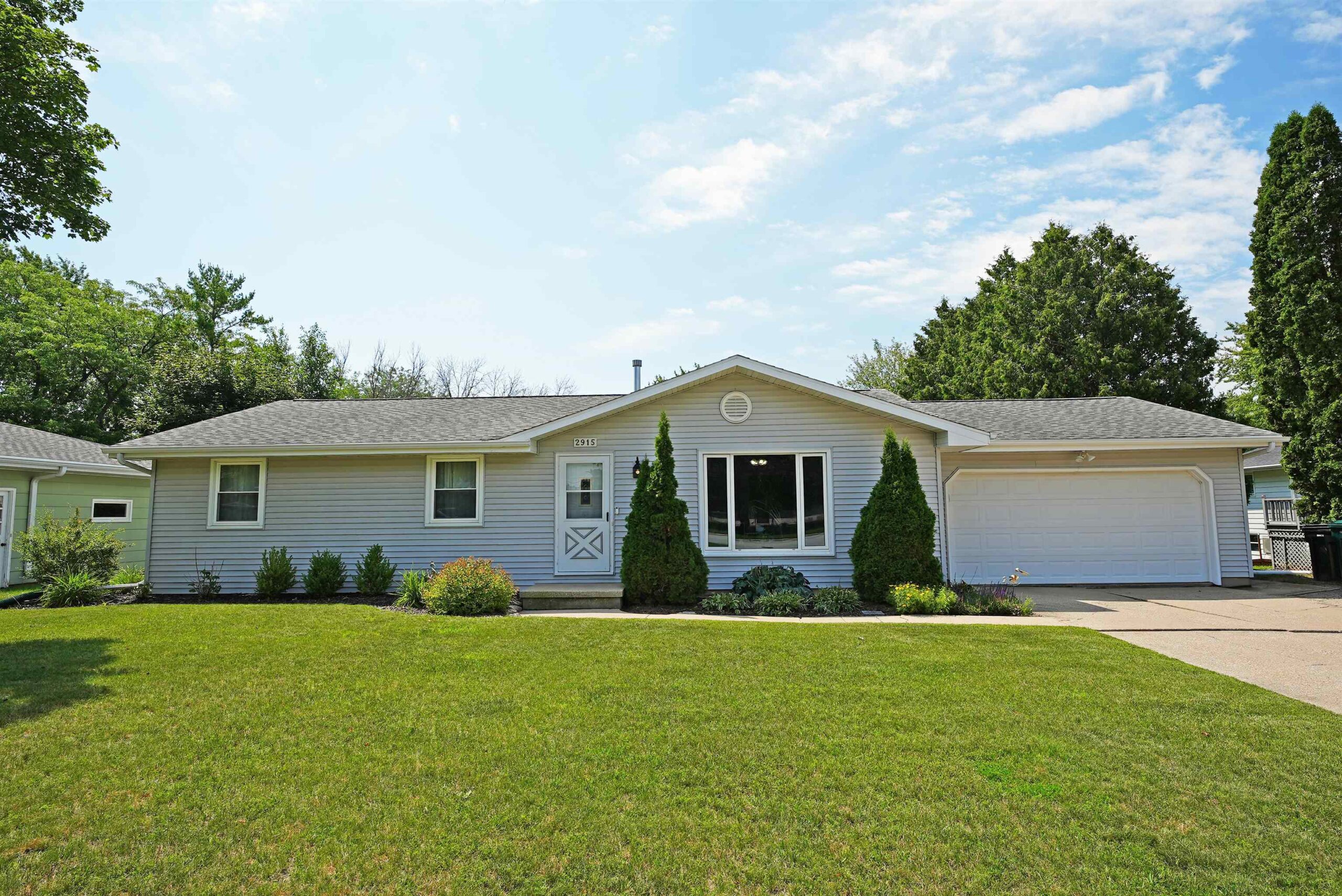 2915 BROOKVIEW Court property preview photograph