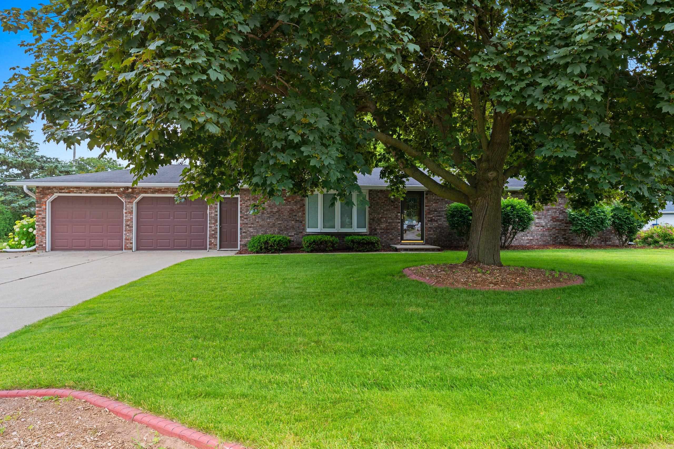 2536 DELWOOD Drive property preview photograph