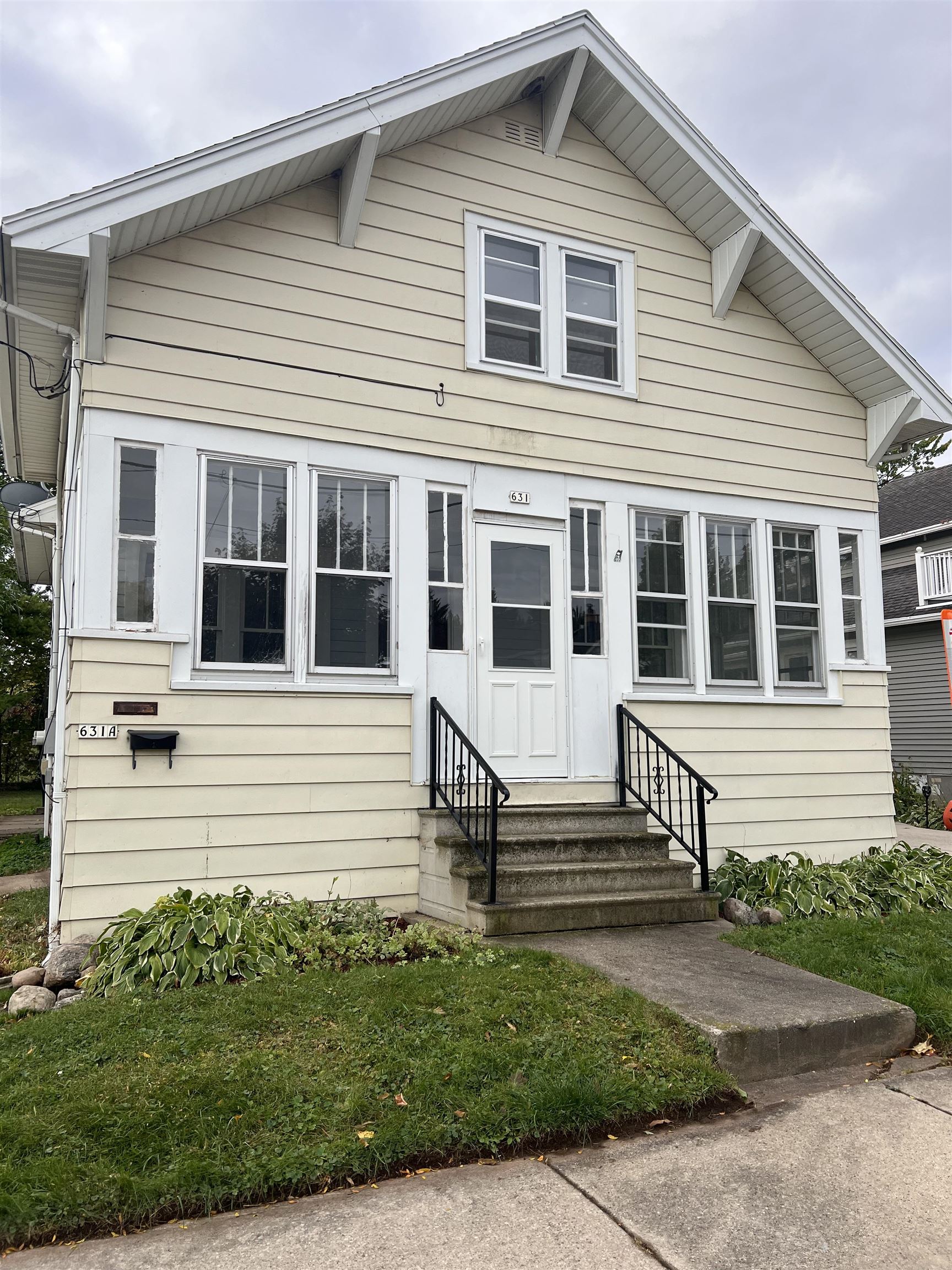 631 W 11TH Avenue property preview photograph