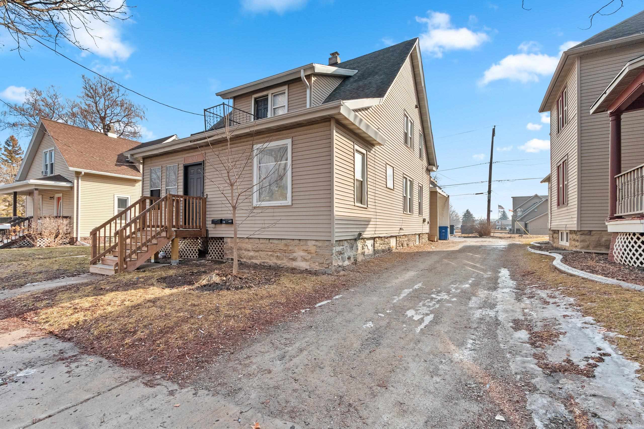 1207 S BROADWAY Street property preview photograph