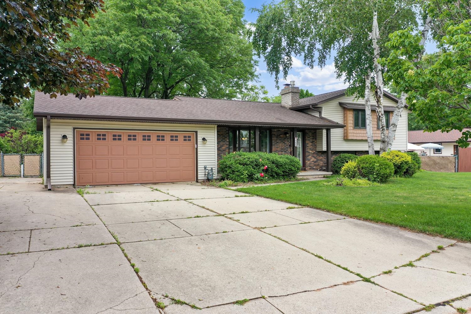 599 MASTERS Lane property preview photograph