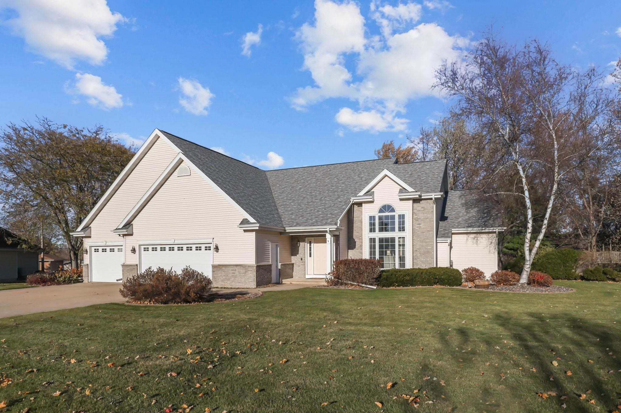 1412 PARKVIEW Drive property preview photograph