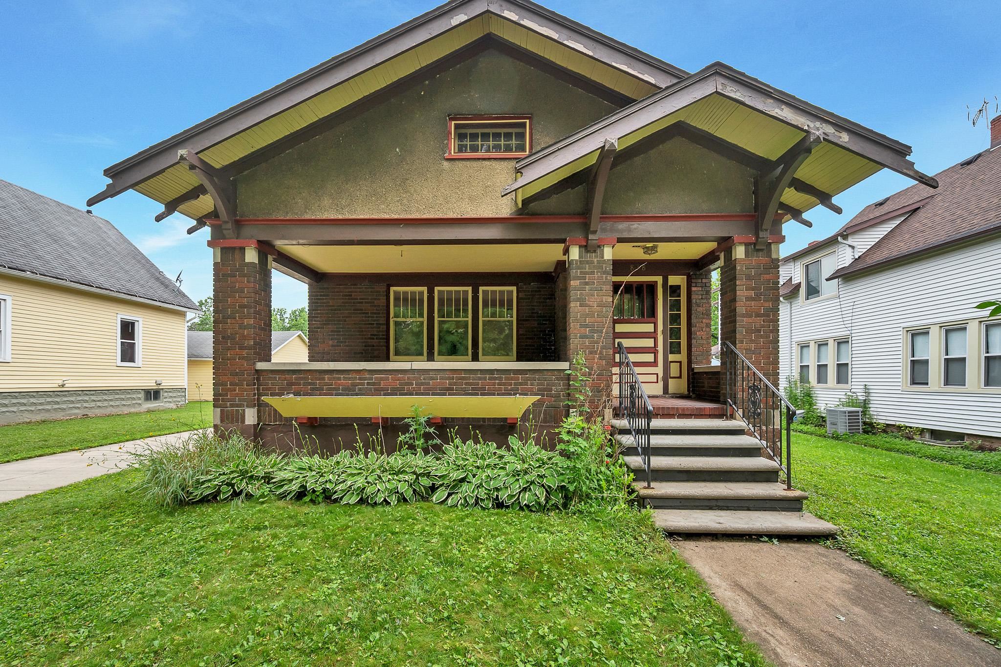 838 10TH Avenue property preview photograph