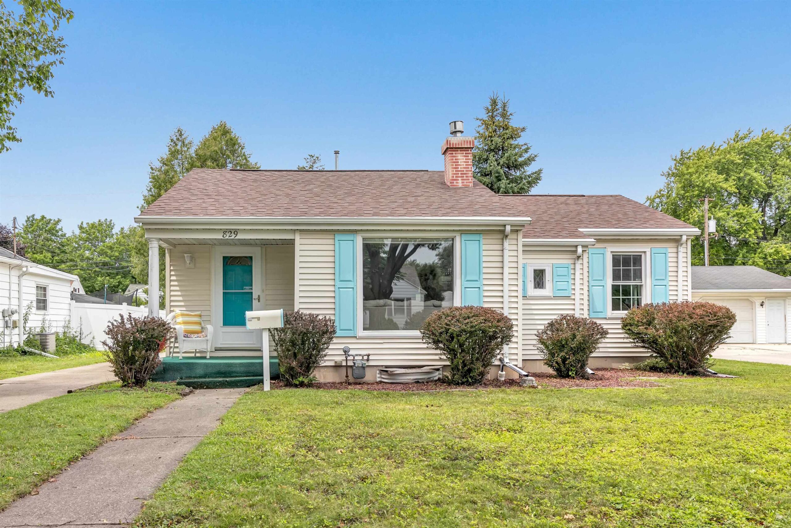 829 ETHEL Avenue property preview photograph