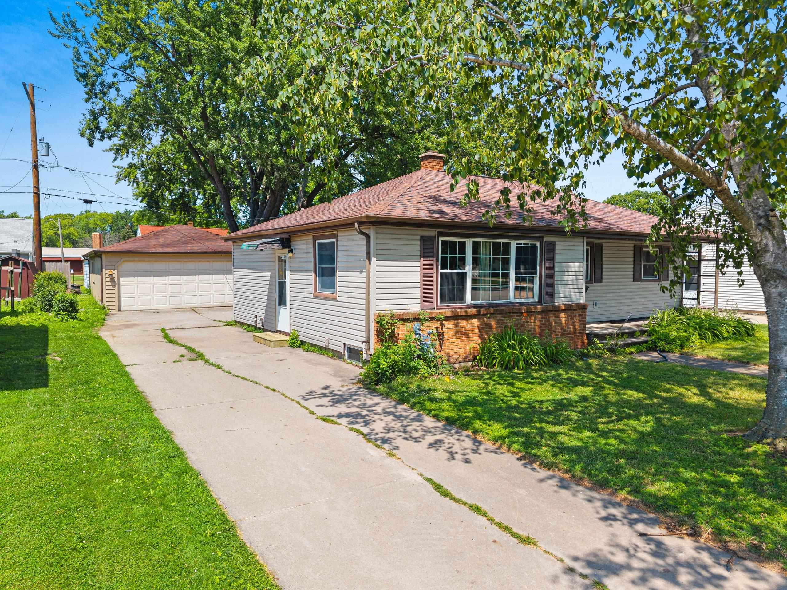 965 BETTY Avenue property preview photograph