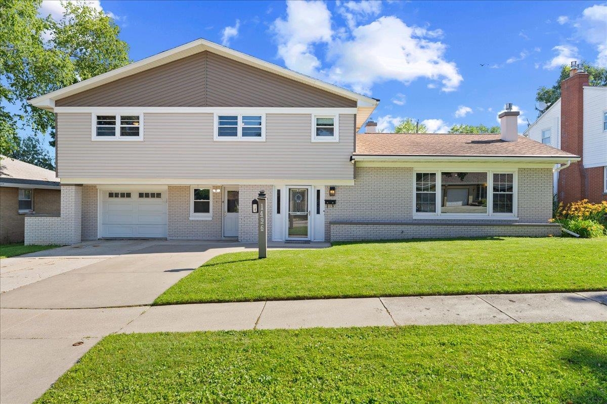 1496 RUSSELL Street property preview photograph