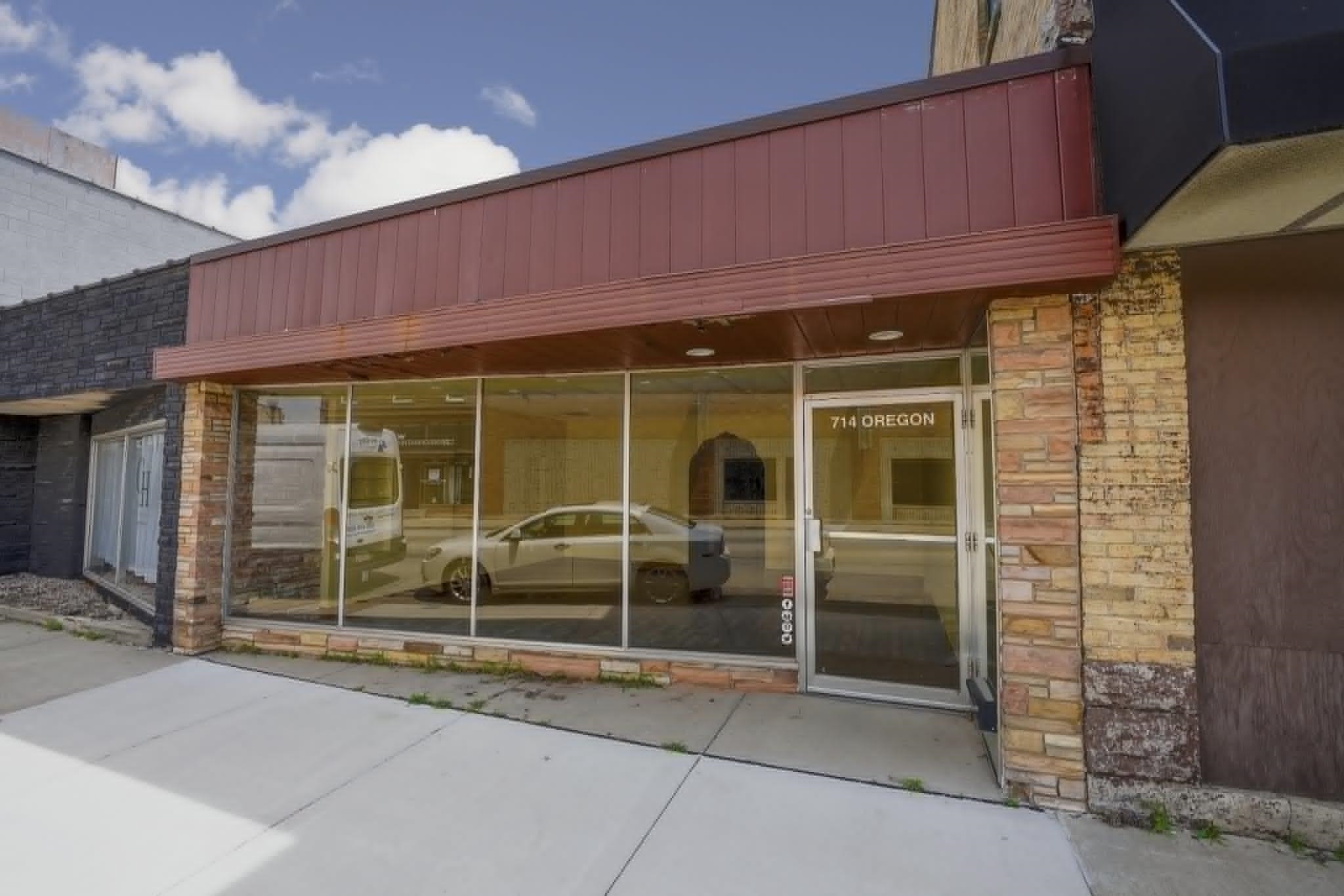 714 OREGON Street property preview photograph