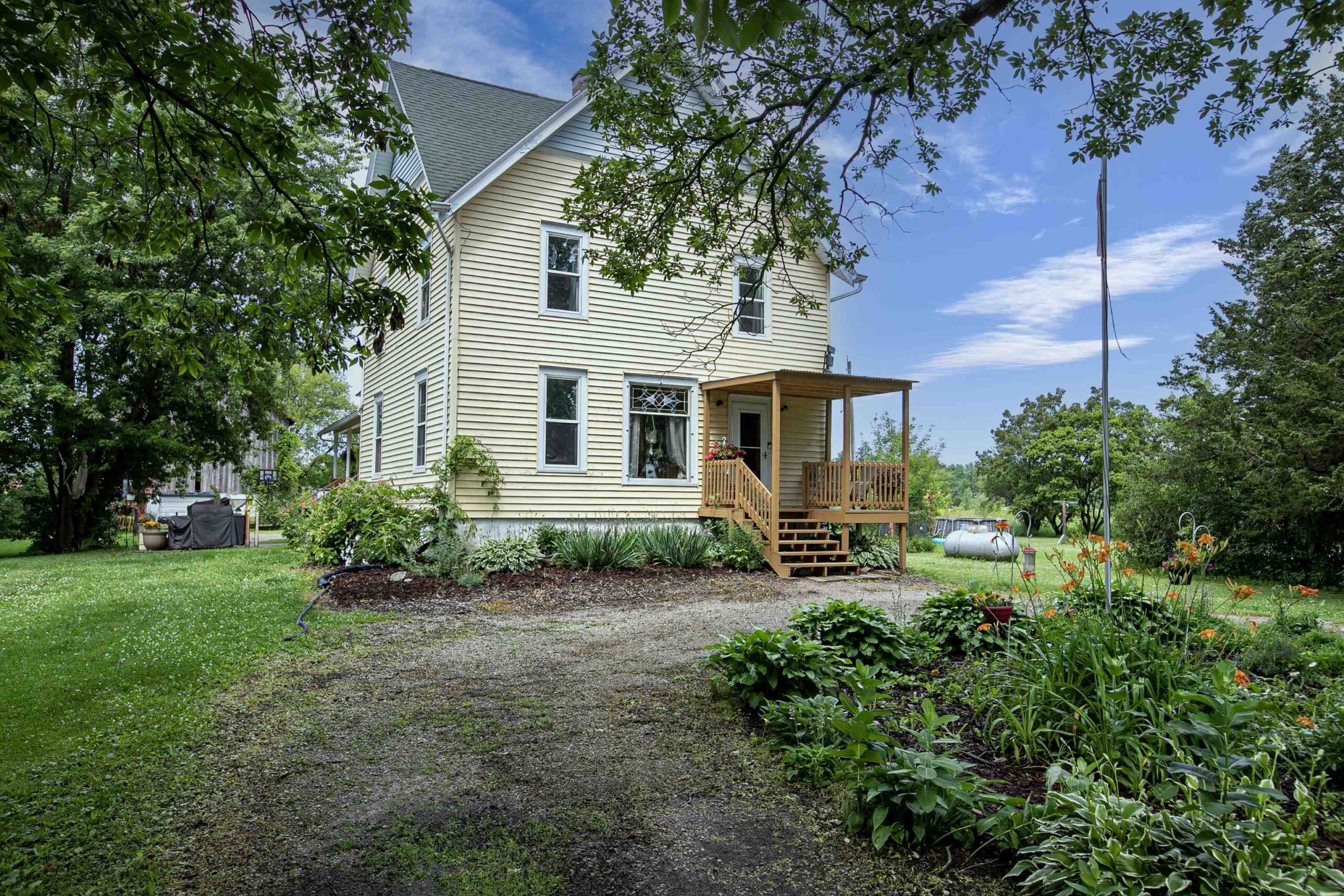9511 OLD Road property preview photograph