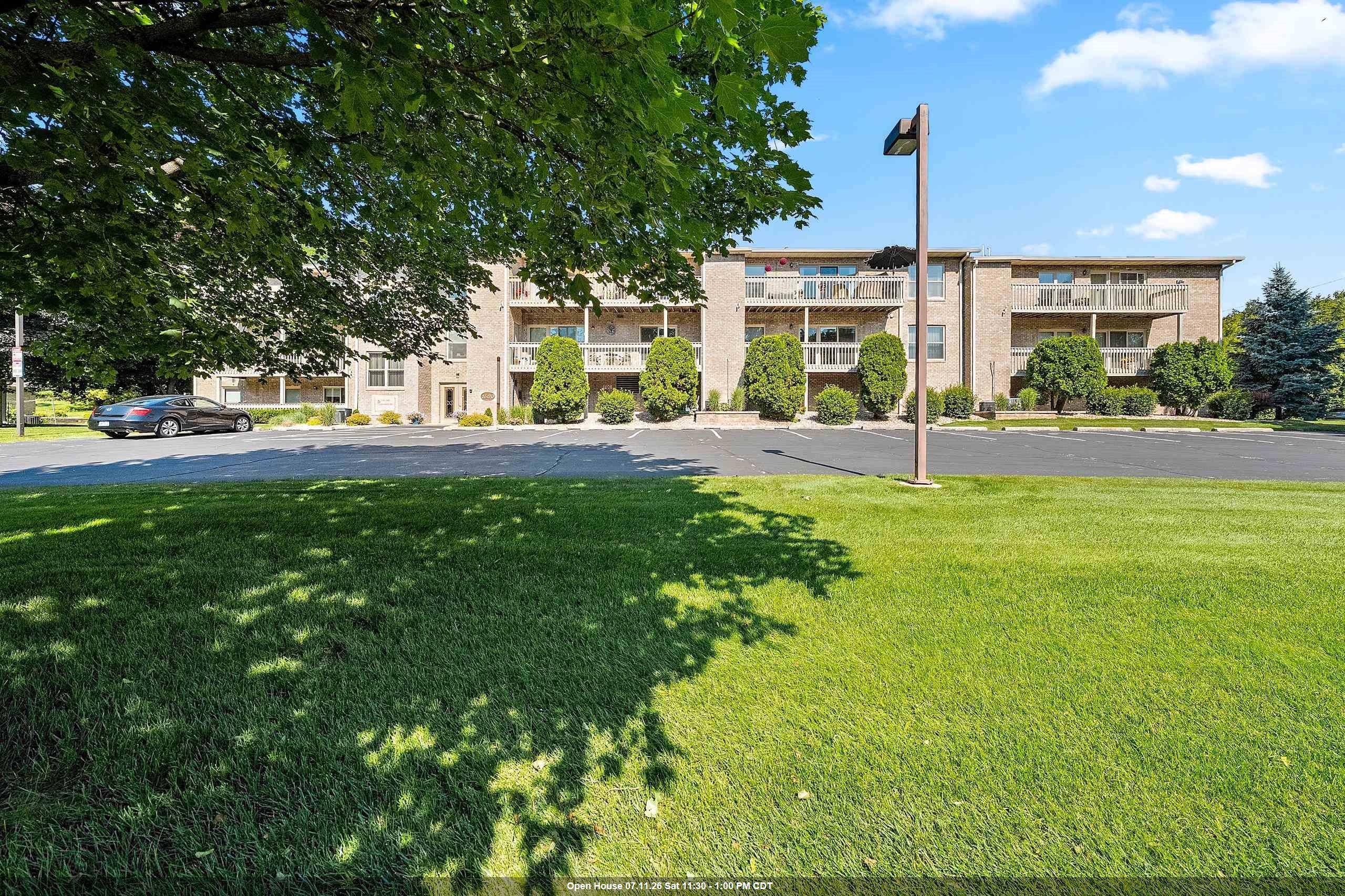 1600 RUSTIC OAKS Court property preview photograph