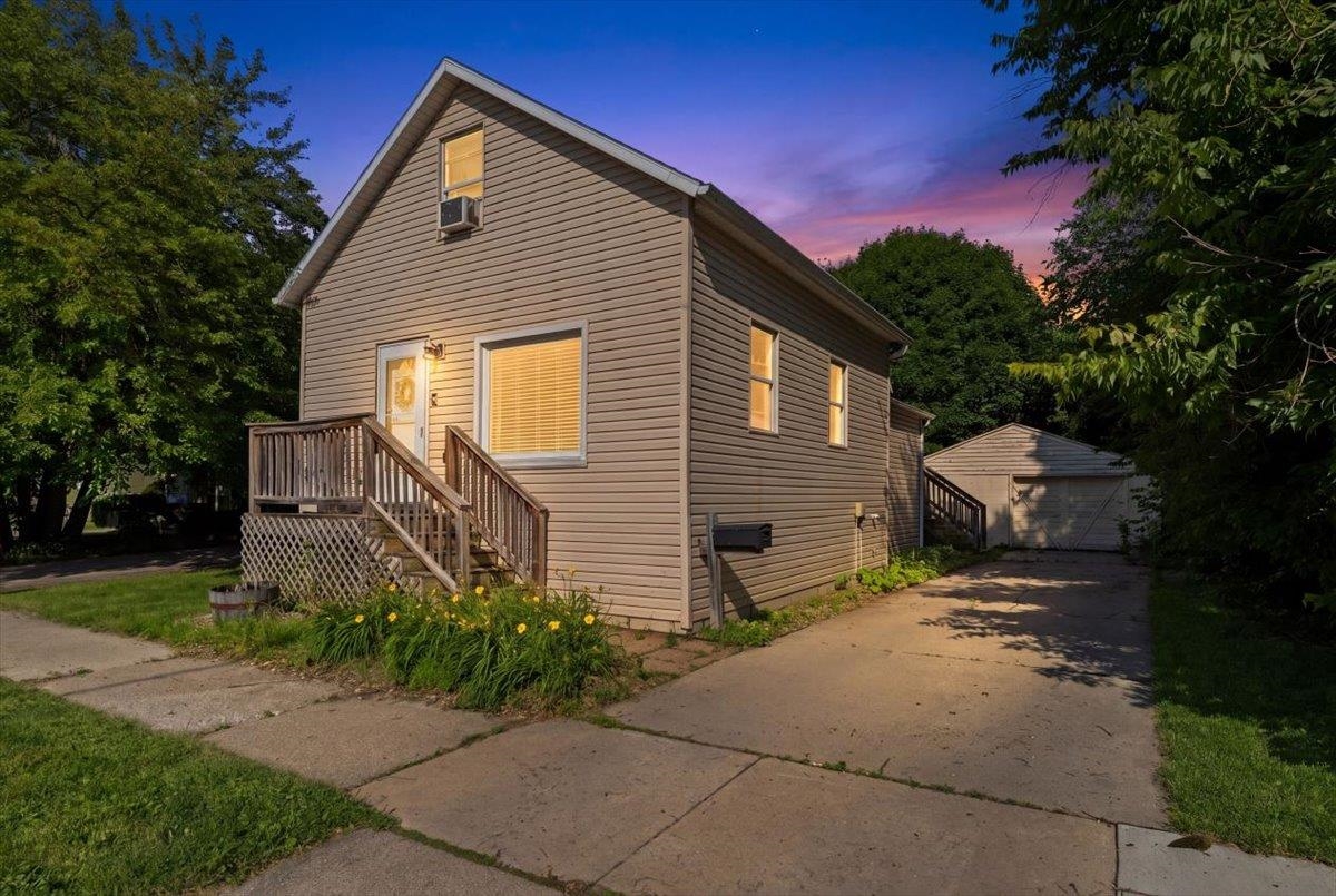 1225 MARSHALL Avenue property preview photograph