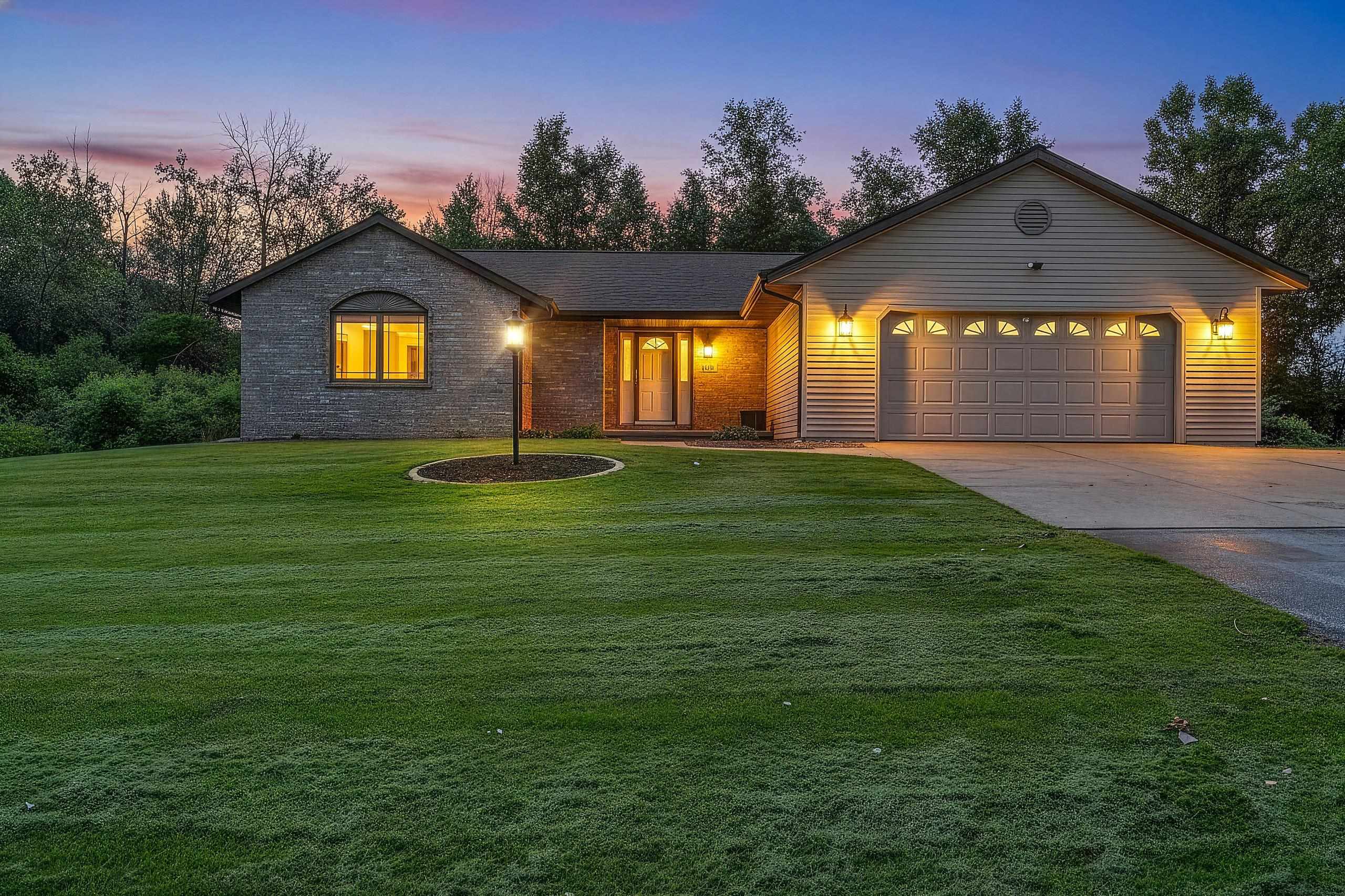 1397 WELLINGTON Drive property preview photograph