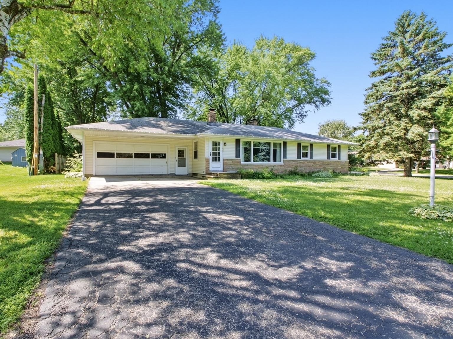 1843 PALISADES Drive property preview photograph