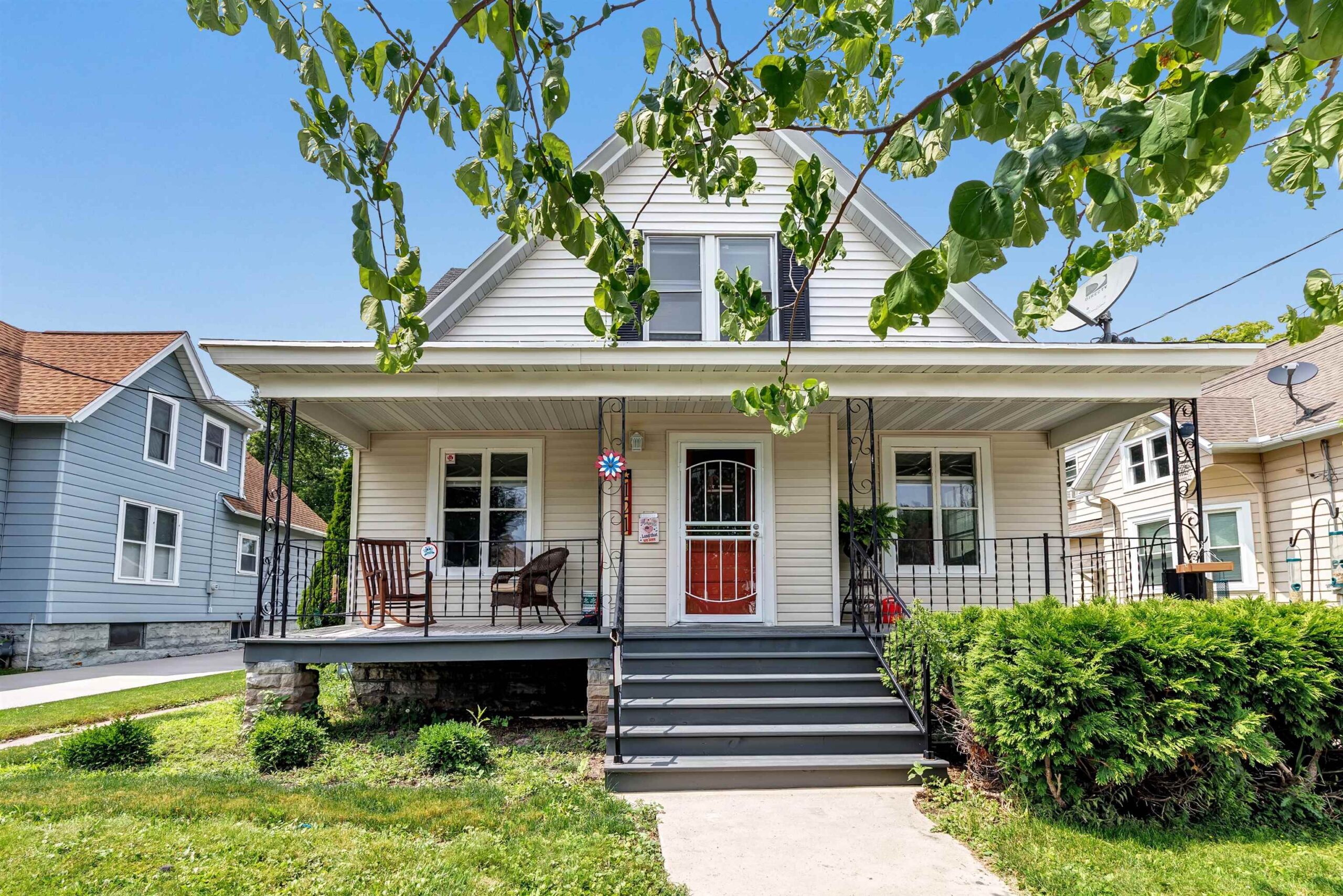 121 WOODLAWN Street property preview photograph