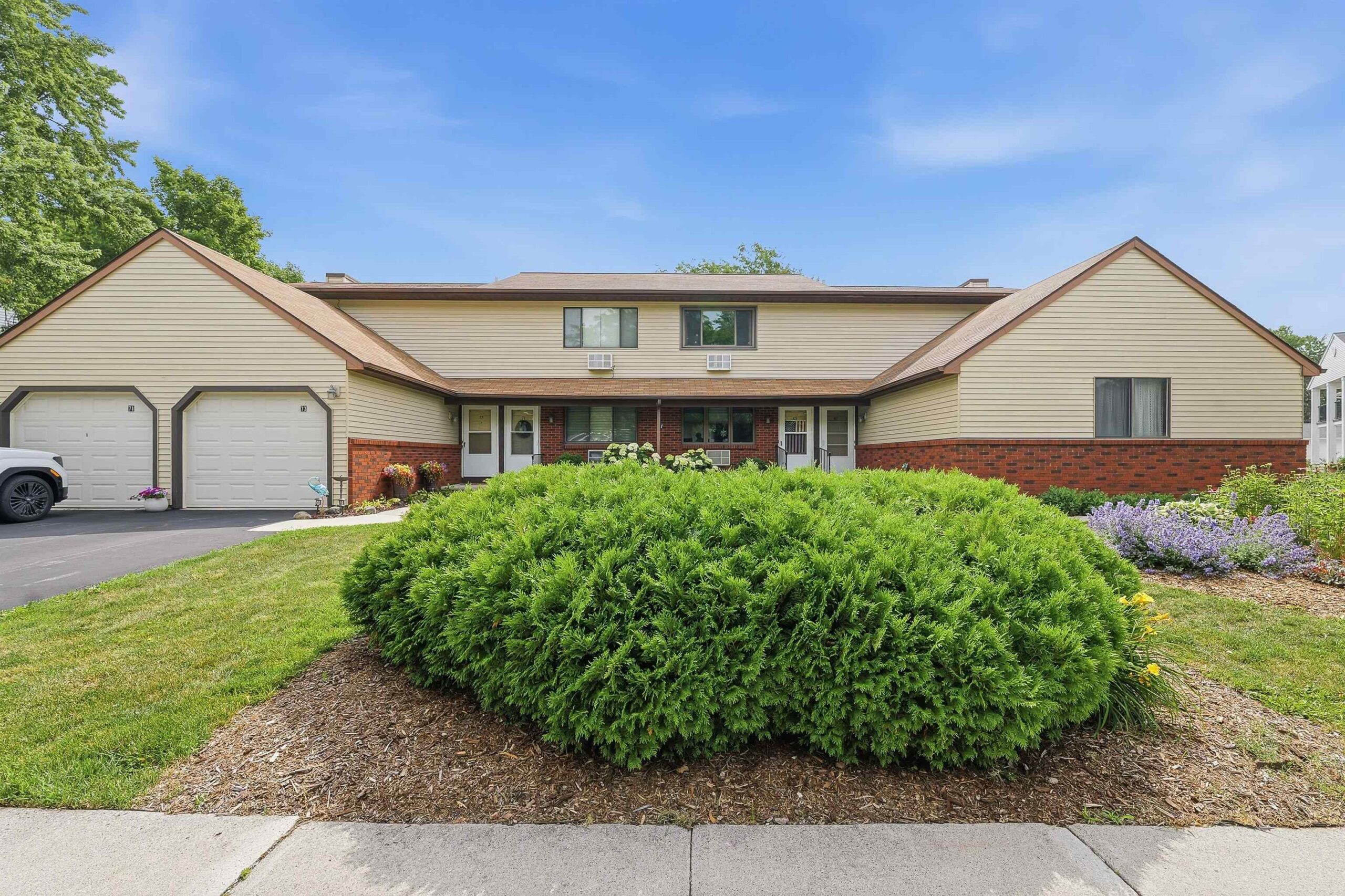 67 UNIVERSITY Drive property preview photograph