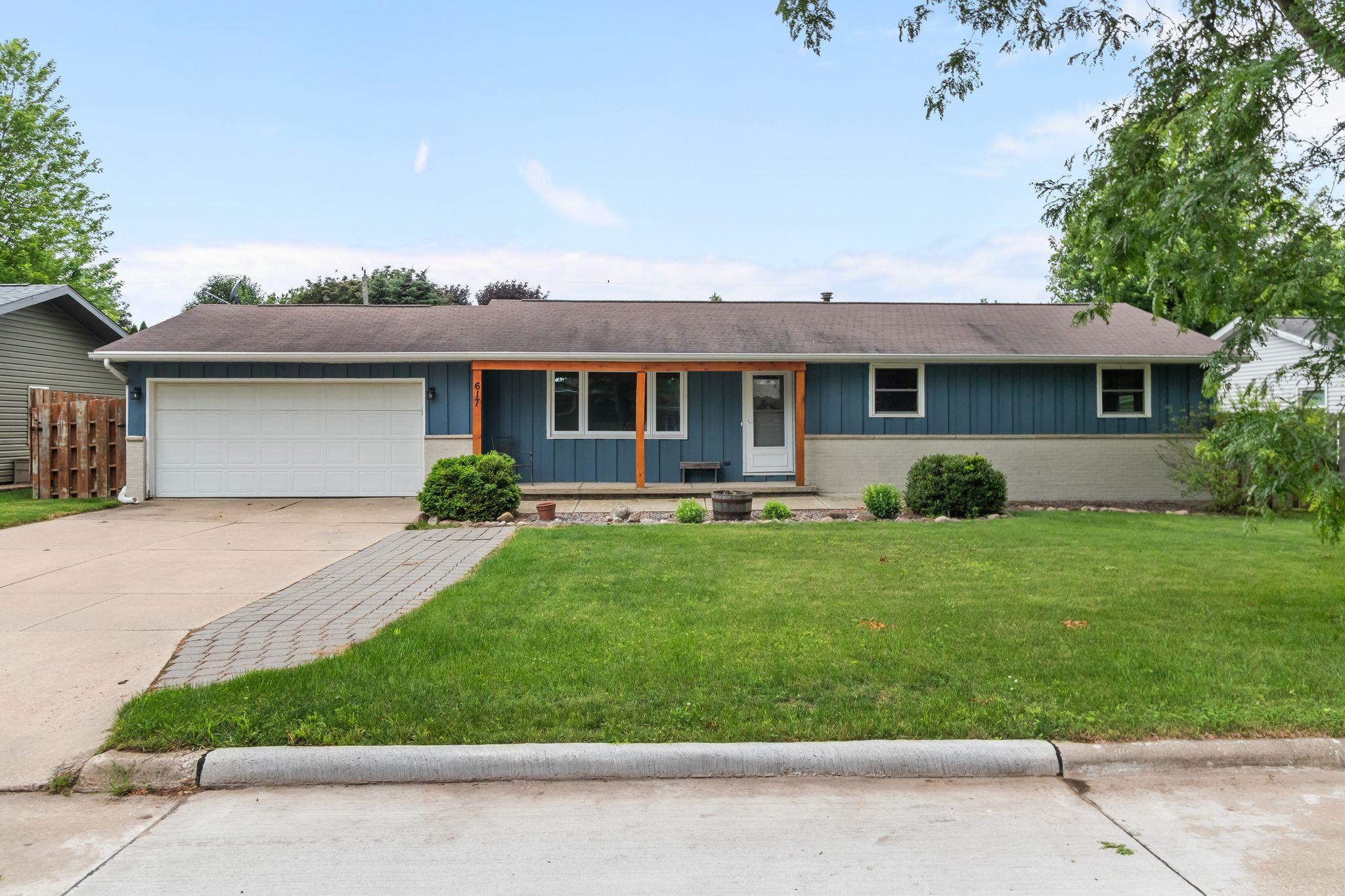 617 N CANTERBURY Drive property preview photograph