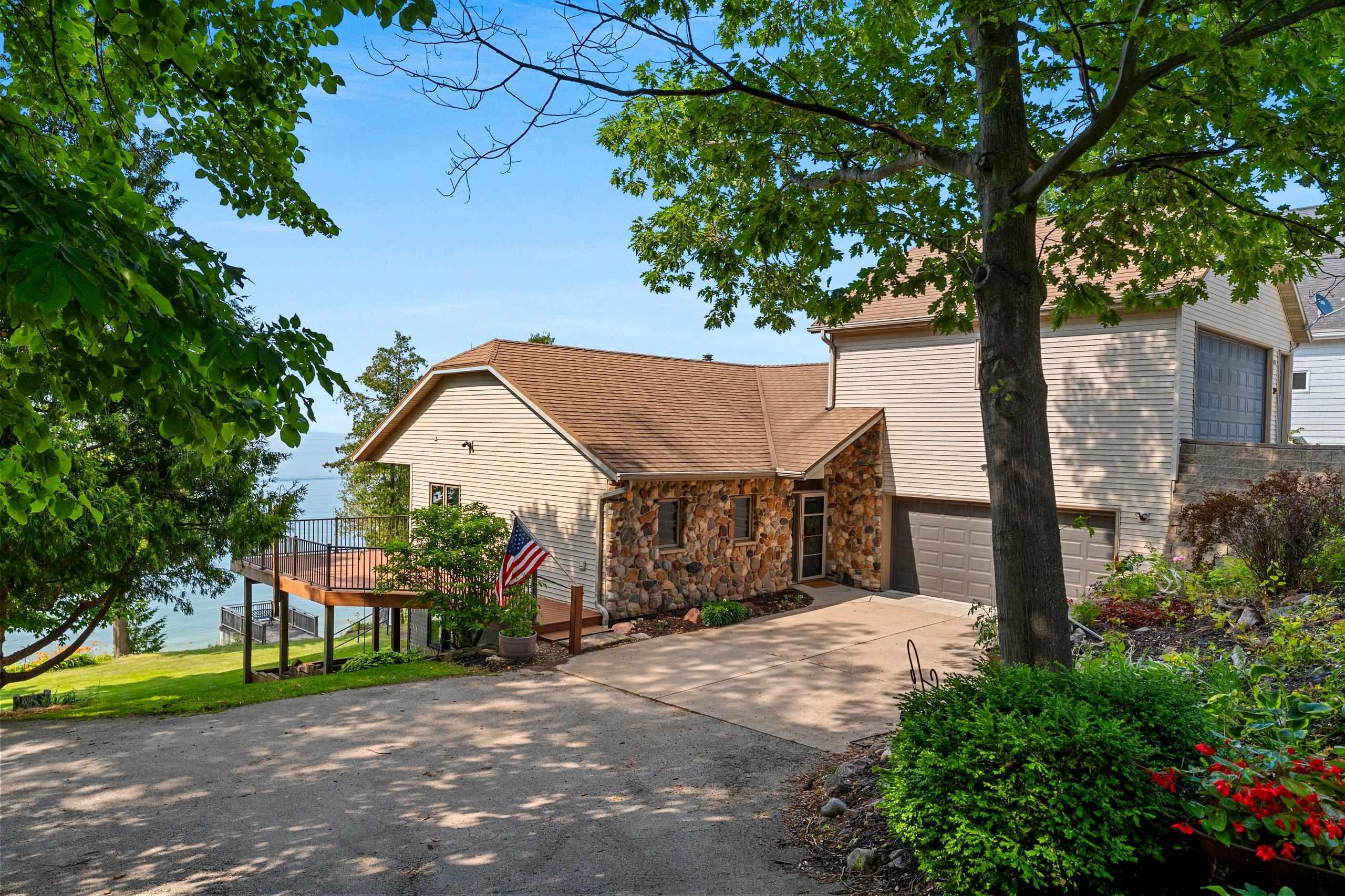 5153 EDGEWATER BEACH Road property preview photograph