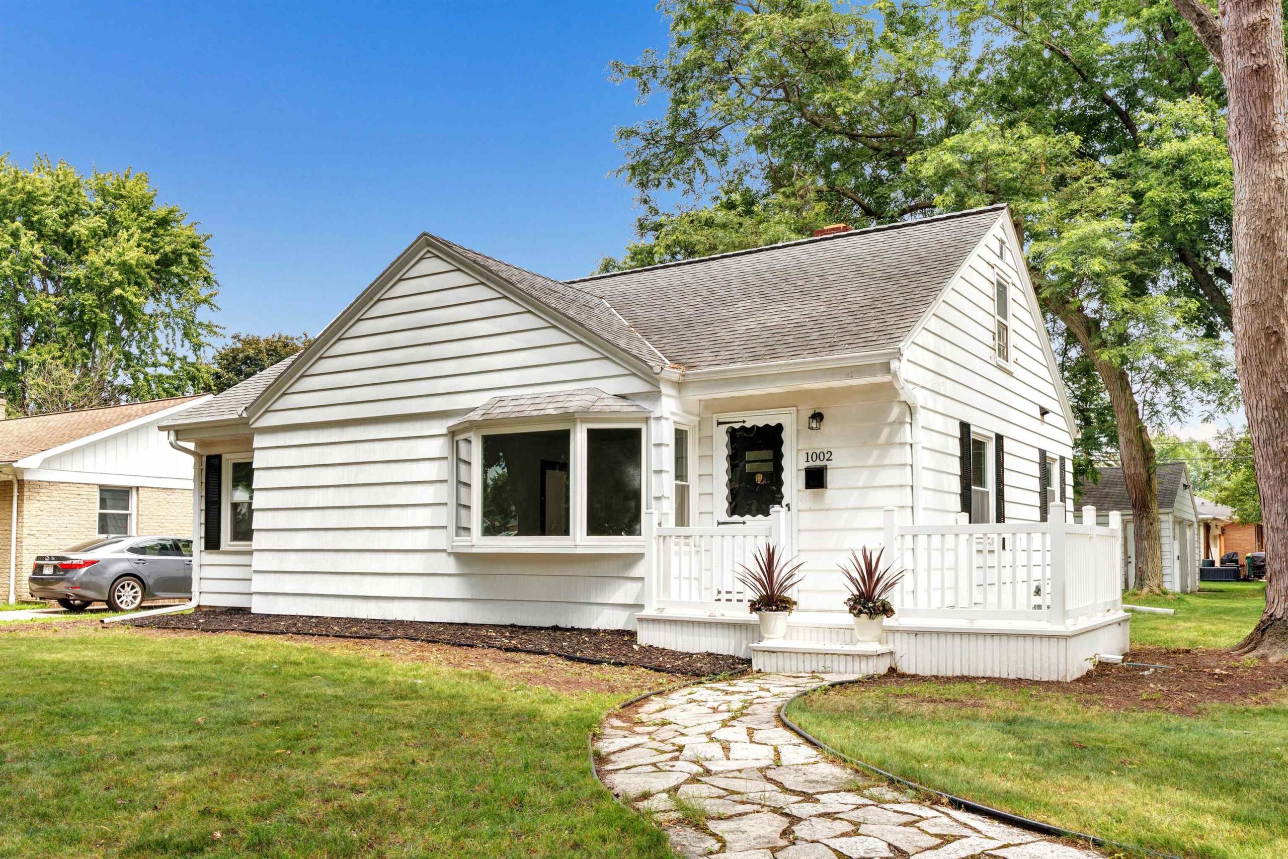 1002 WINFORD Avenue property preview photograph
