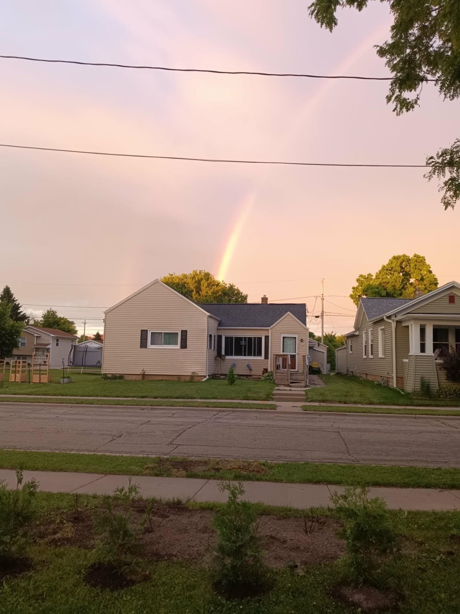 520 PLEASANT Street property preview photograph
