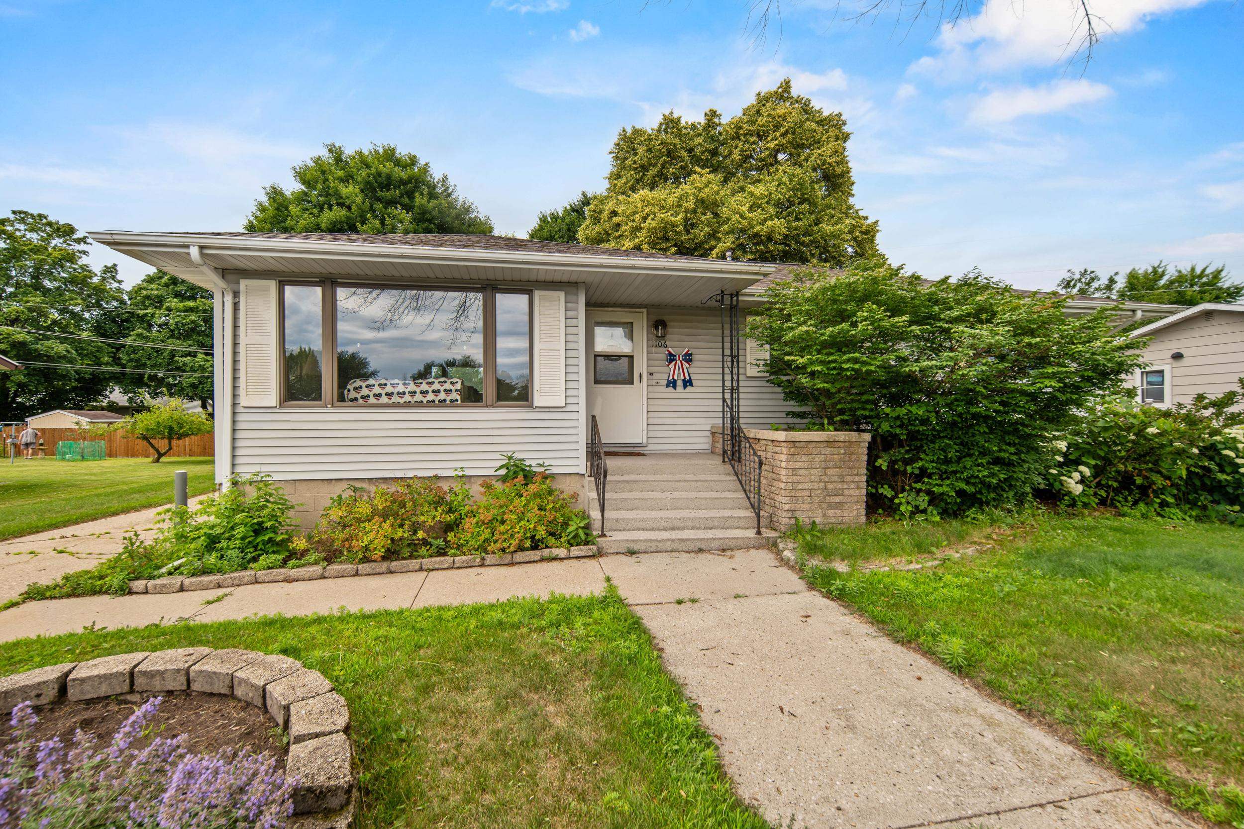 1106 OWENA Street property preview photograph
