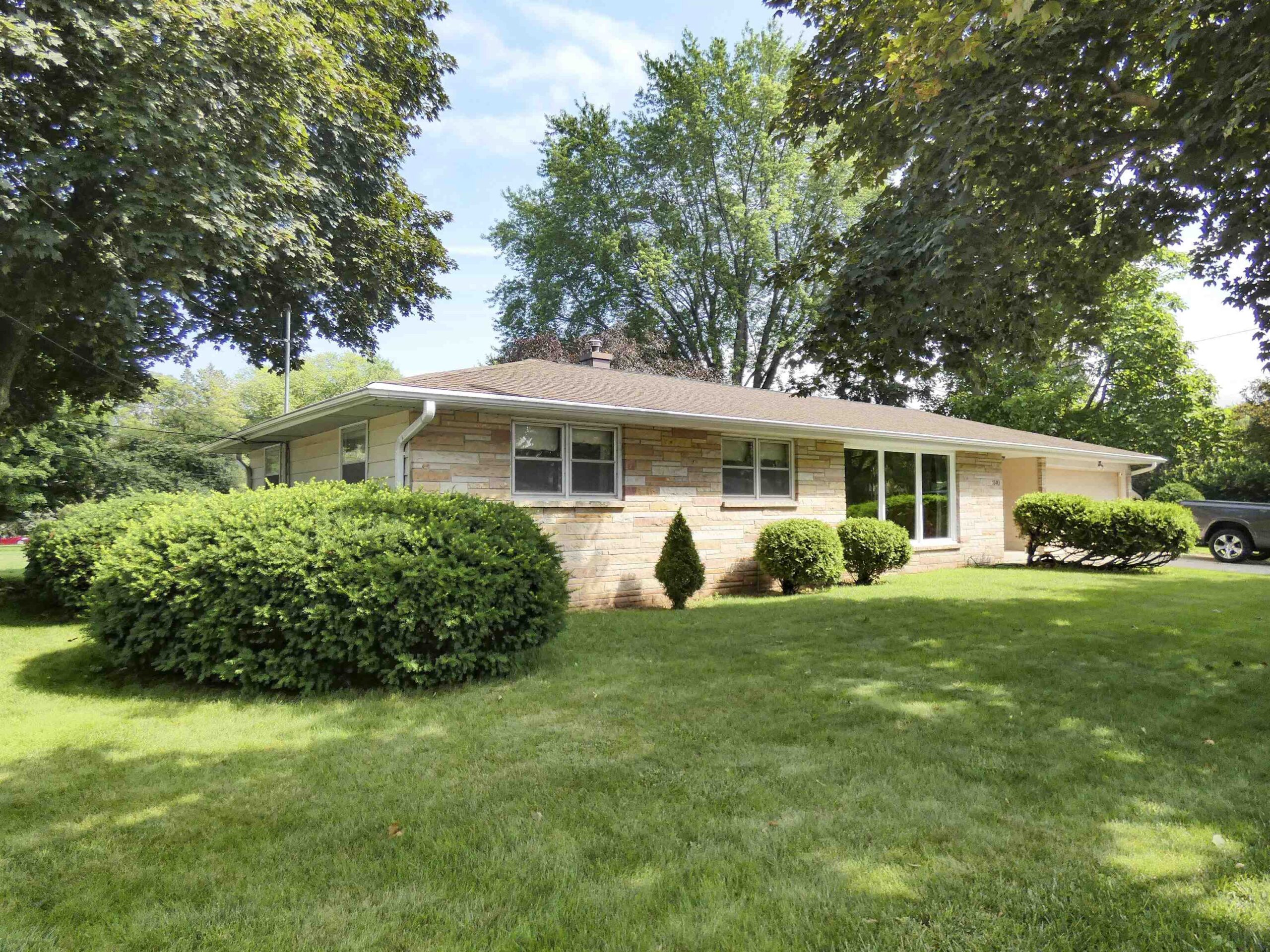 1303 S FISK Street property preview photograph