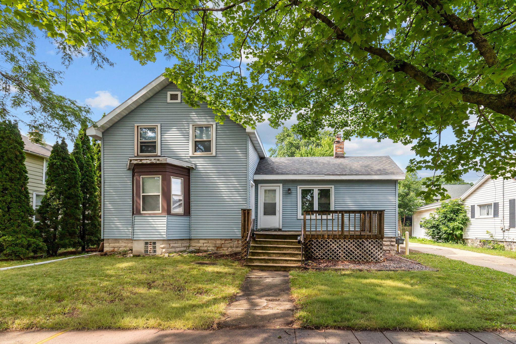393 W DIVISION Street property preview photograph