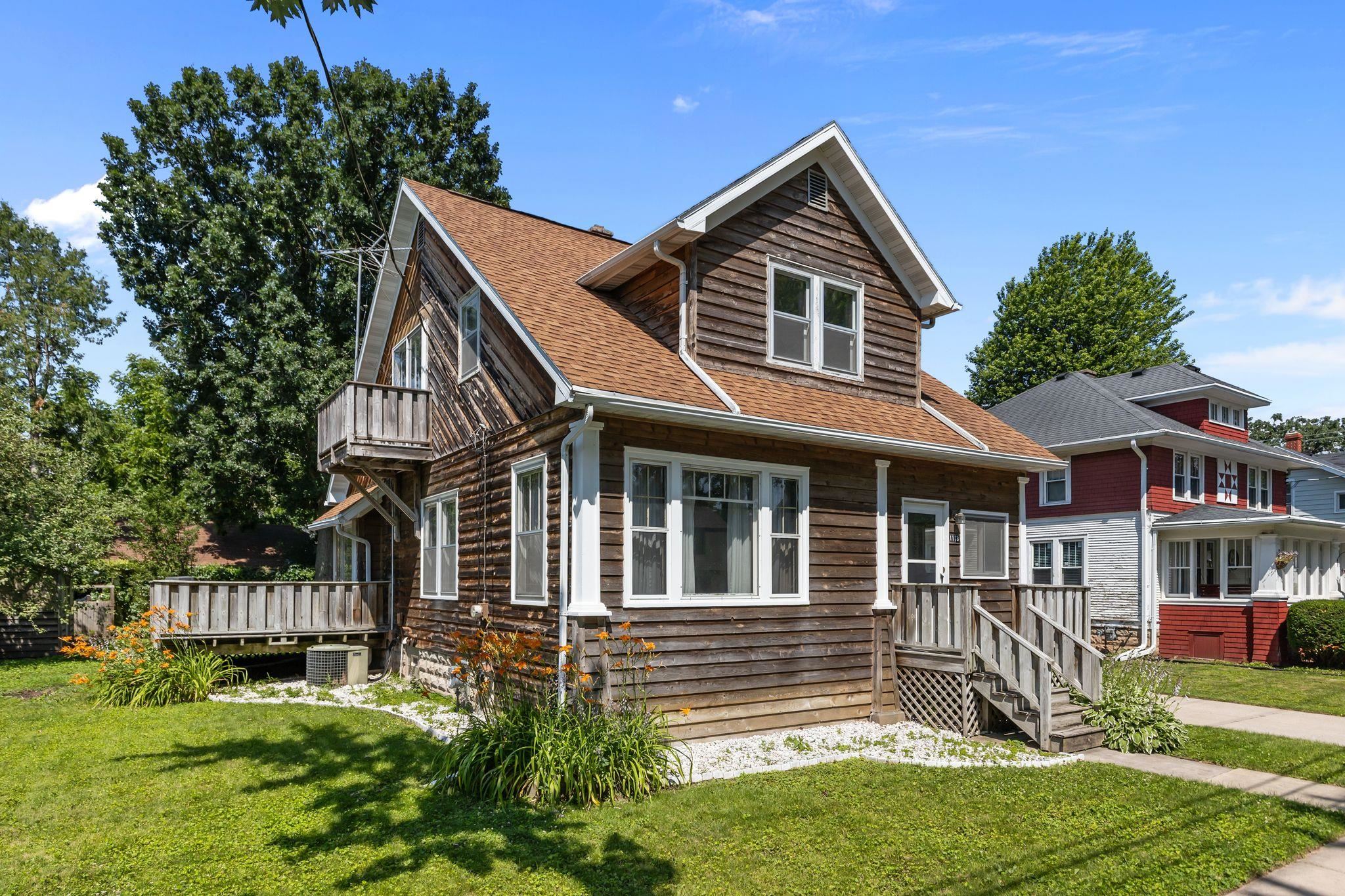 1113 N STATE Street property preview photograph