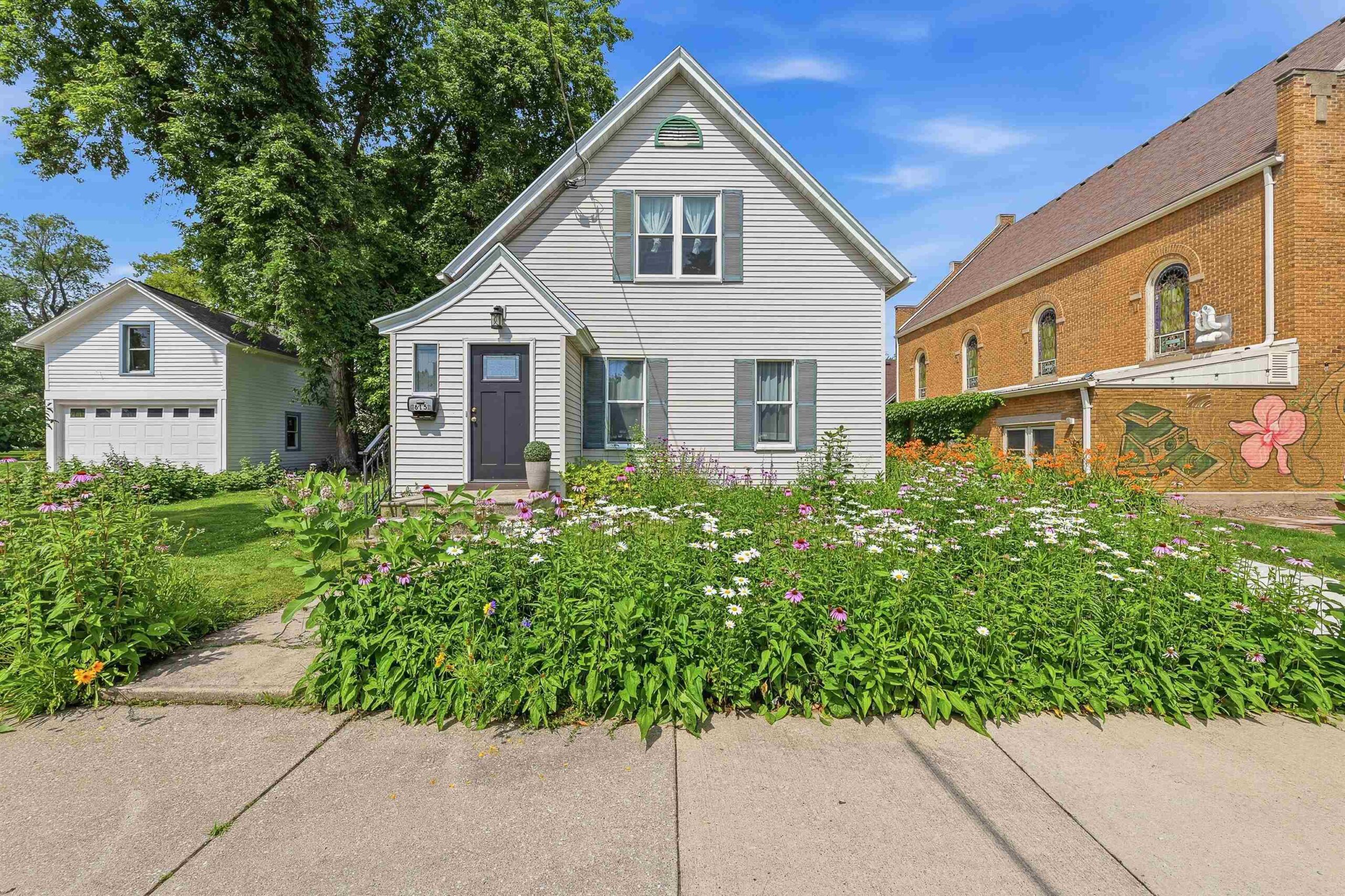 615 N BATEMAN Street property preview photograph