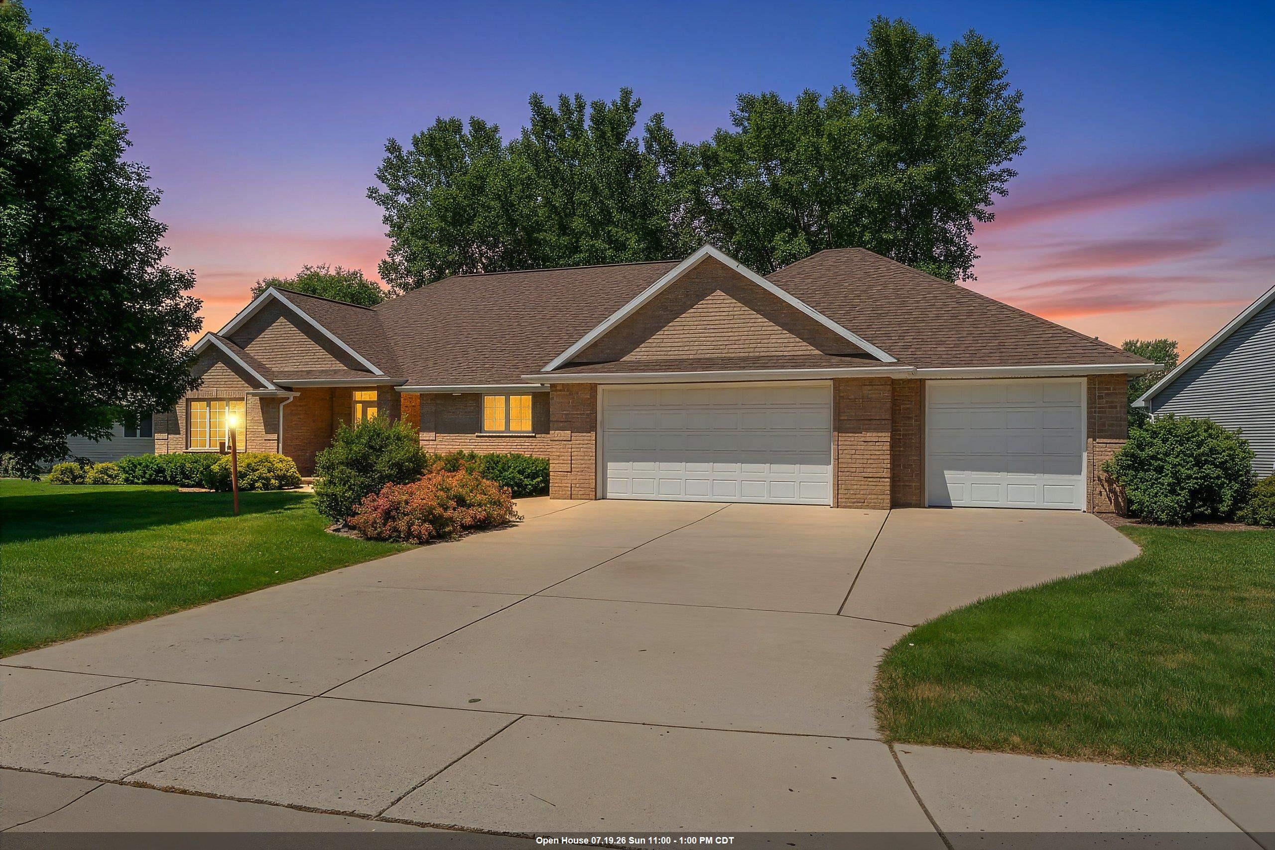 568 ROYAL ST PATS Drive property preview photograph