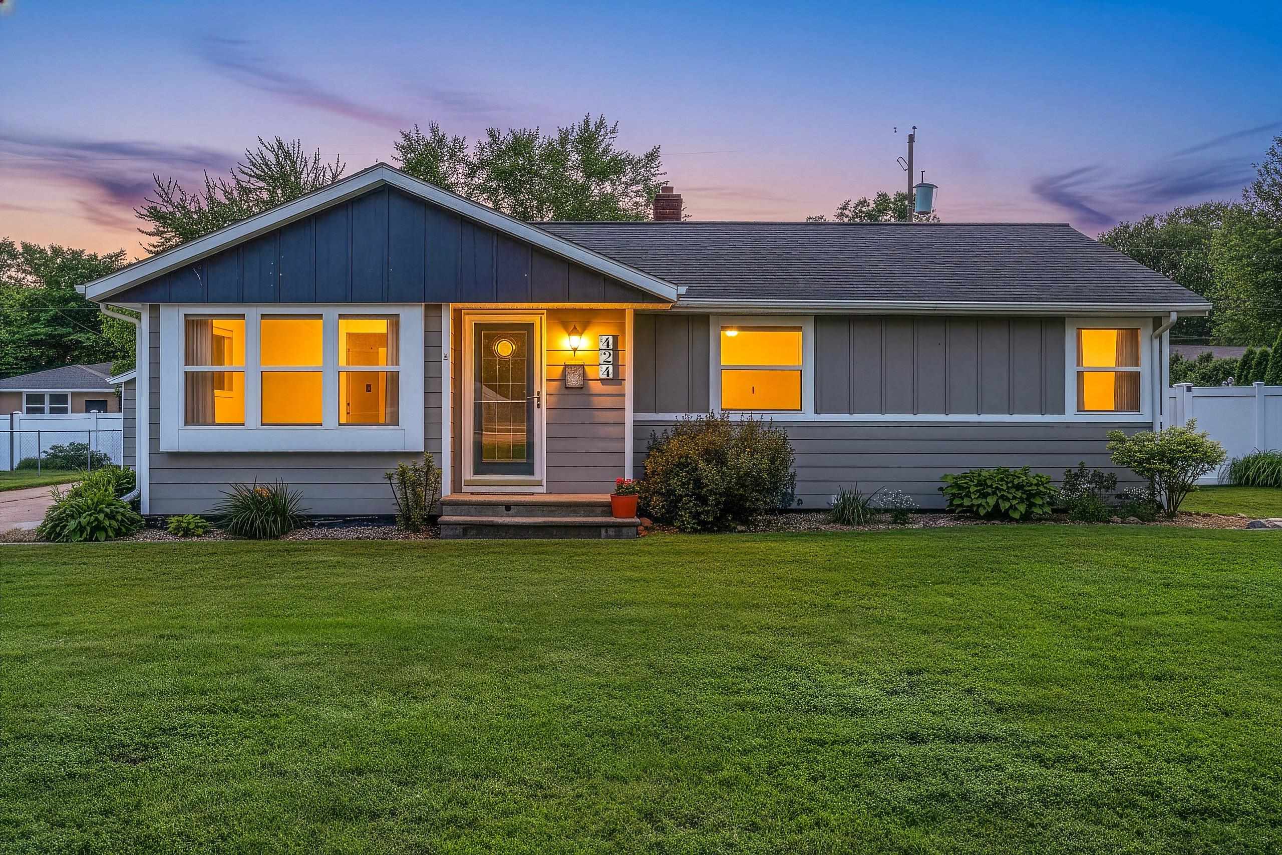 424 MEMORY Court property preview photograph