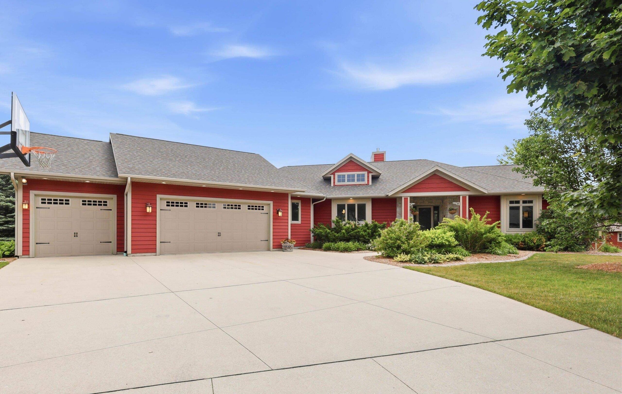 1518 CALUMET Drive property preview photograph