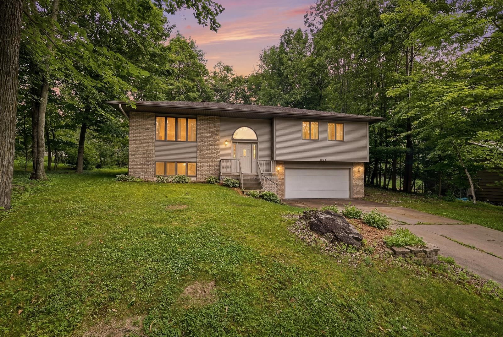 1007 WINTON Street property preview photograph