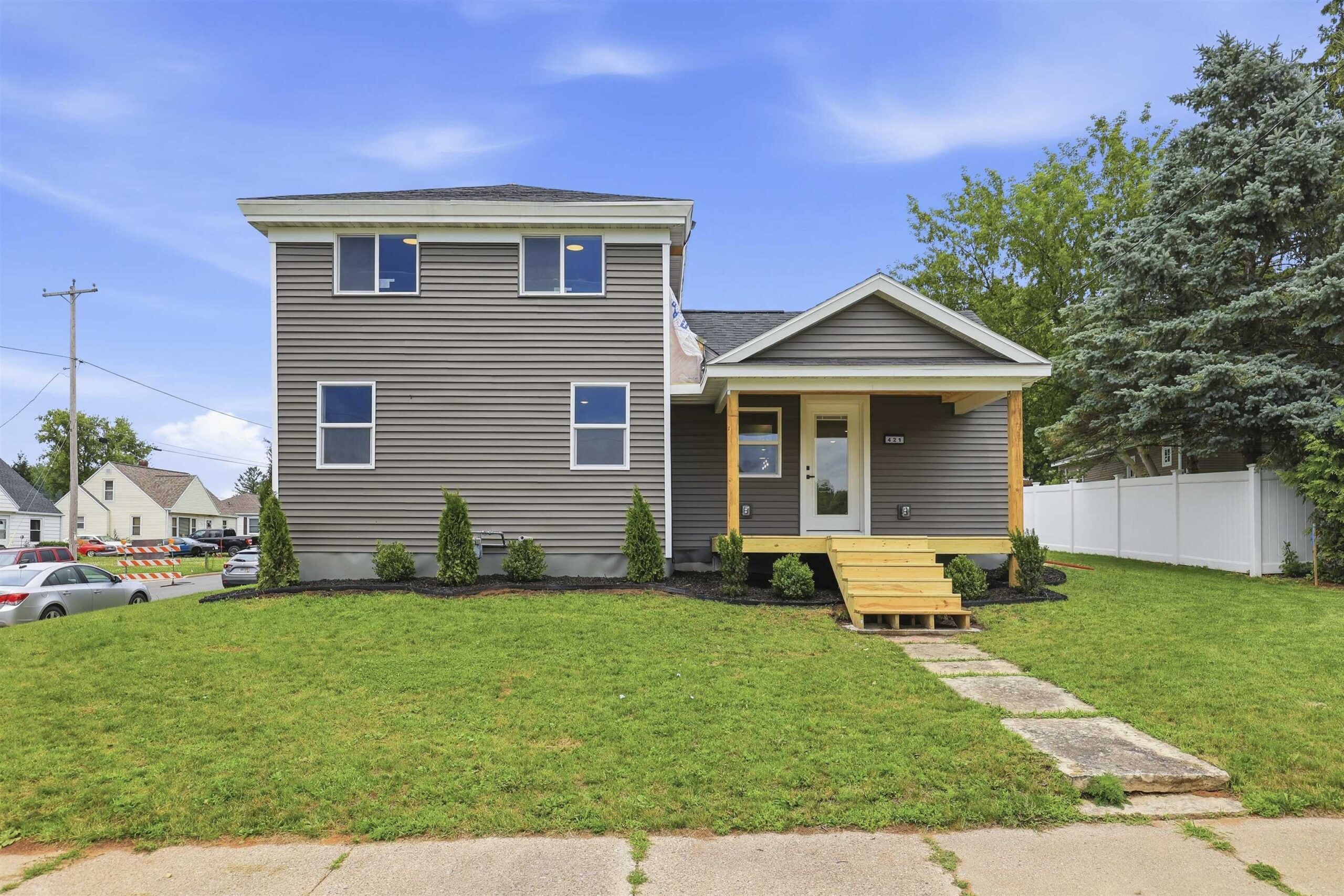 421 W MAIN Street property preview photograph