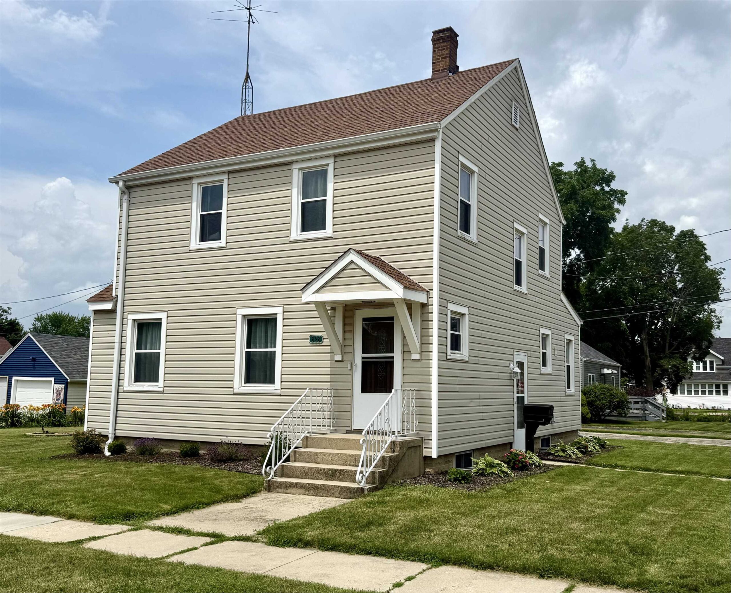 628 ROOSEVELT Street property preview photograph