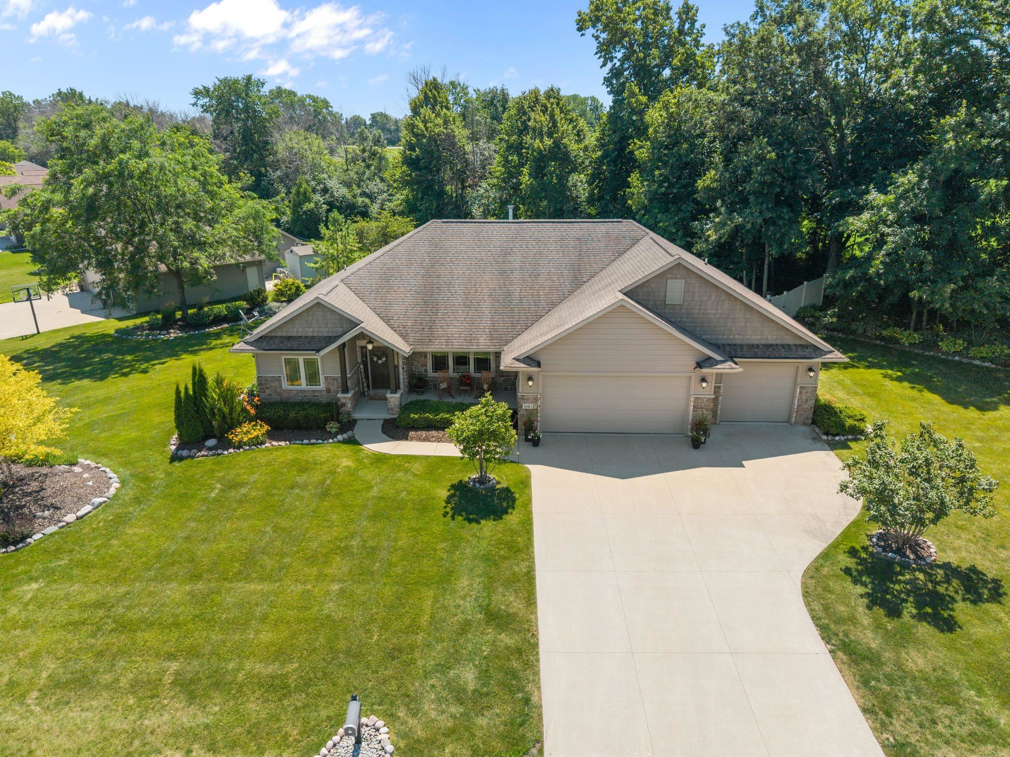 1983 CREEK SIDE Drive property preview photograph