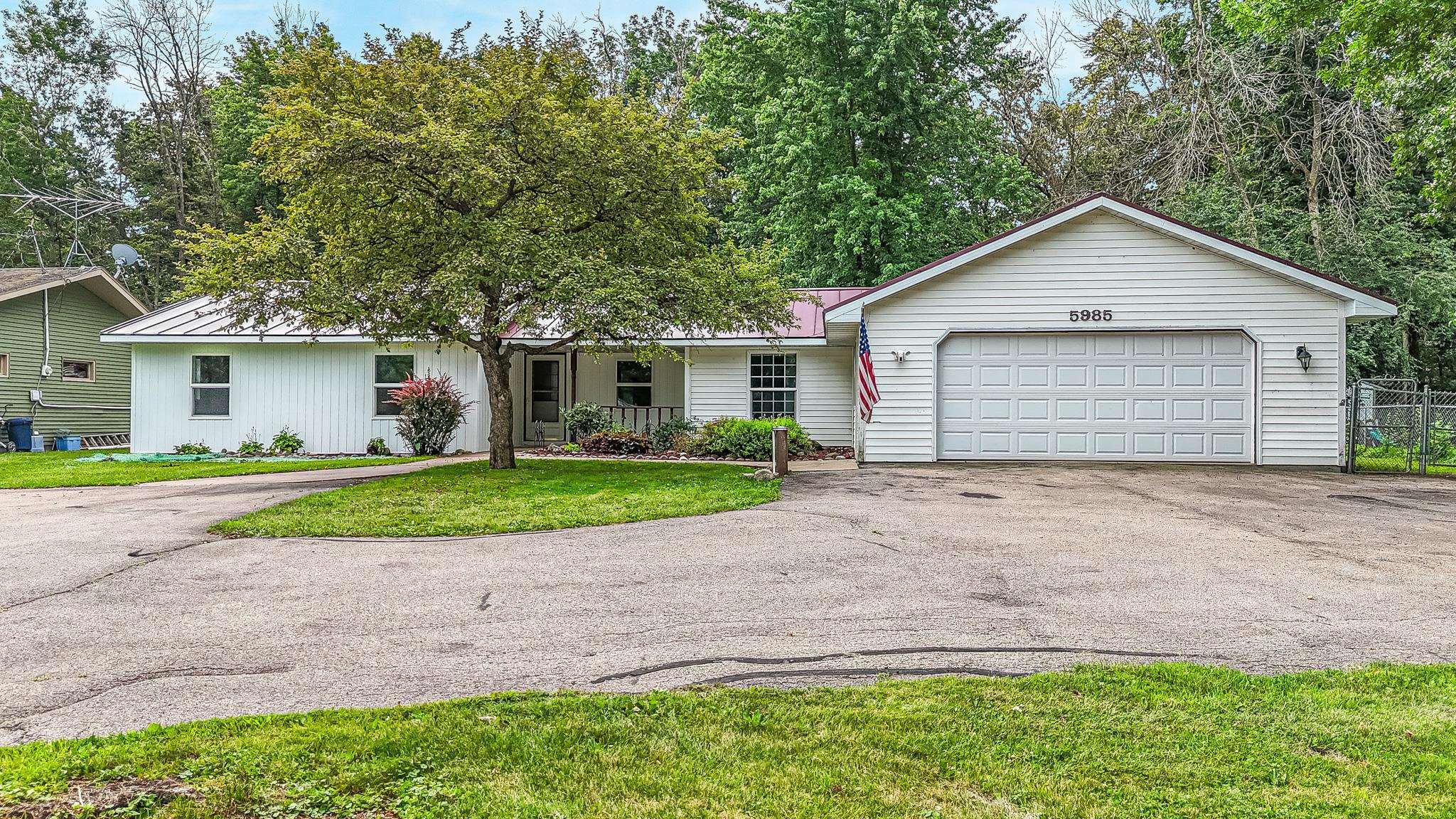 5985 INDIAN SHORES Road property preview photograph