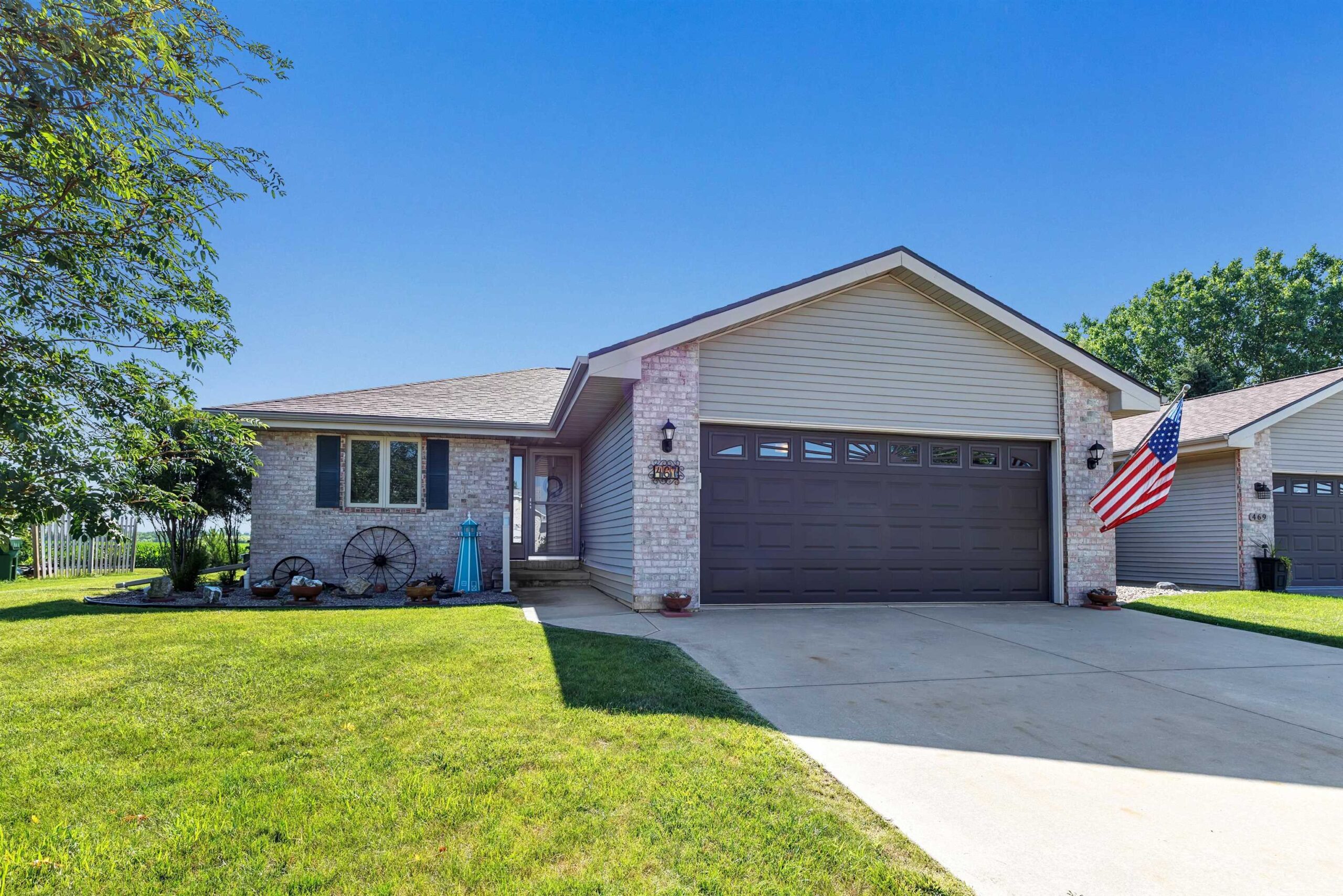 467 LONGWOOD Lane property preview photograph