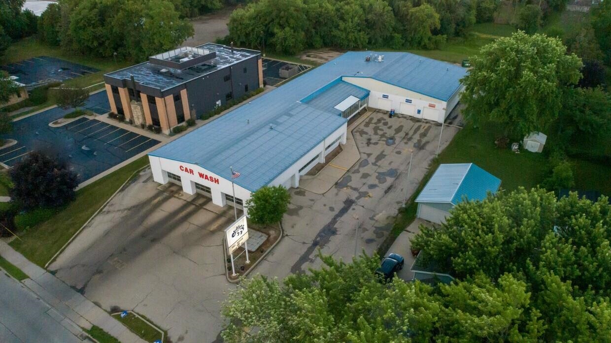 911 WITZEL Avenue property preview photograph